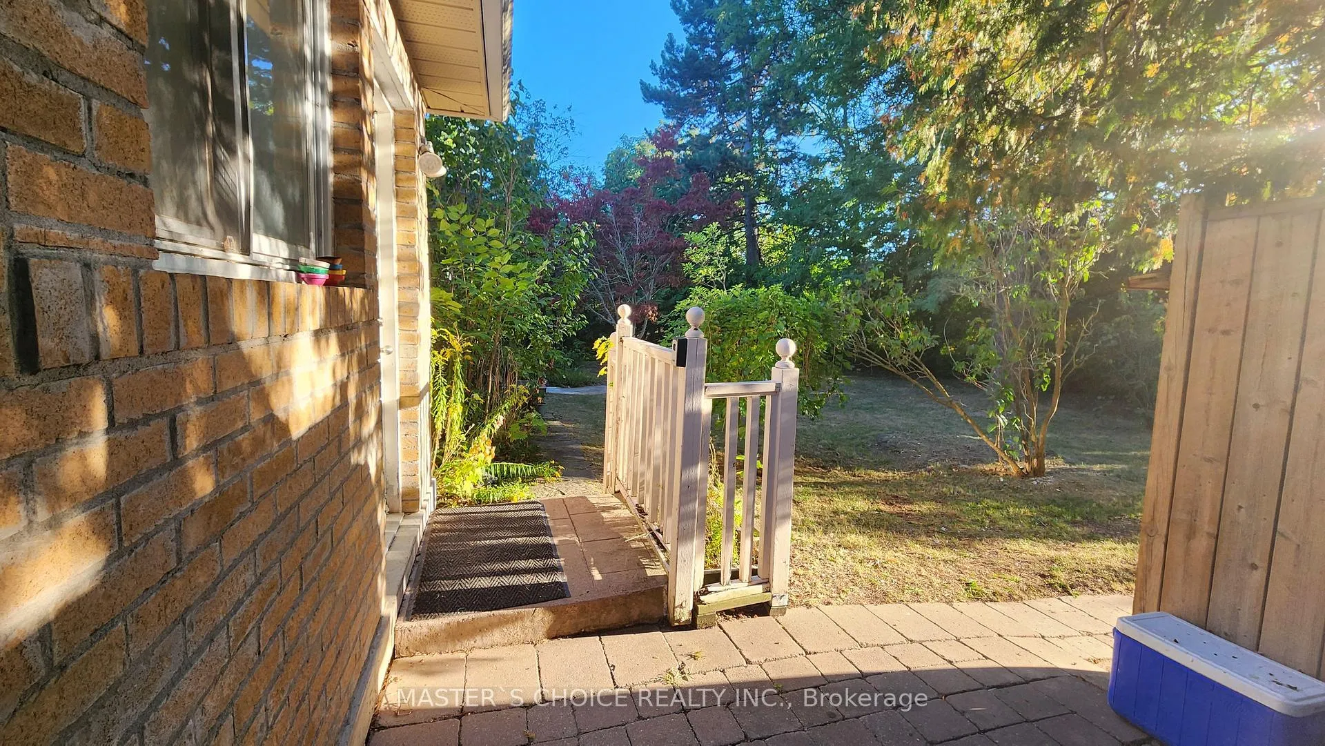 Photo 4 of 6 Shasta Drive, Vaughan, Uplands — HOMEH