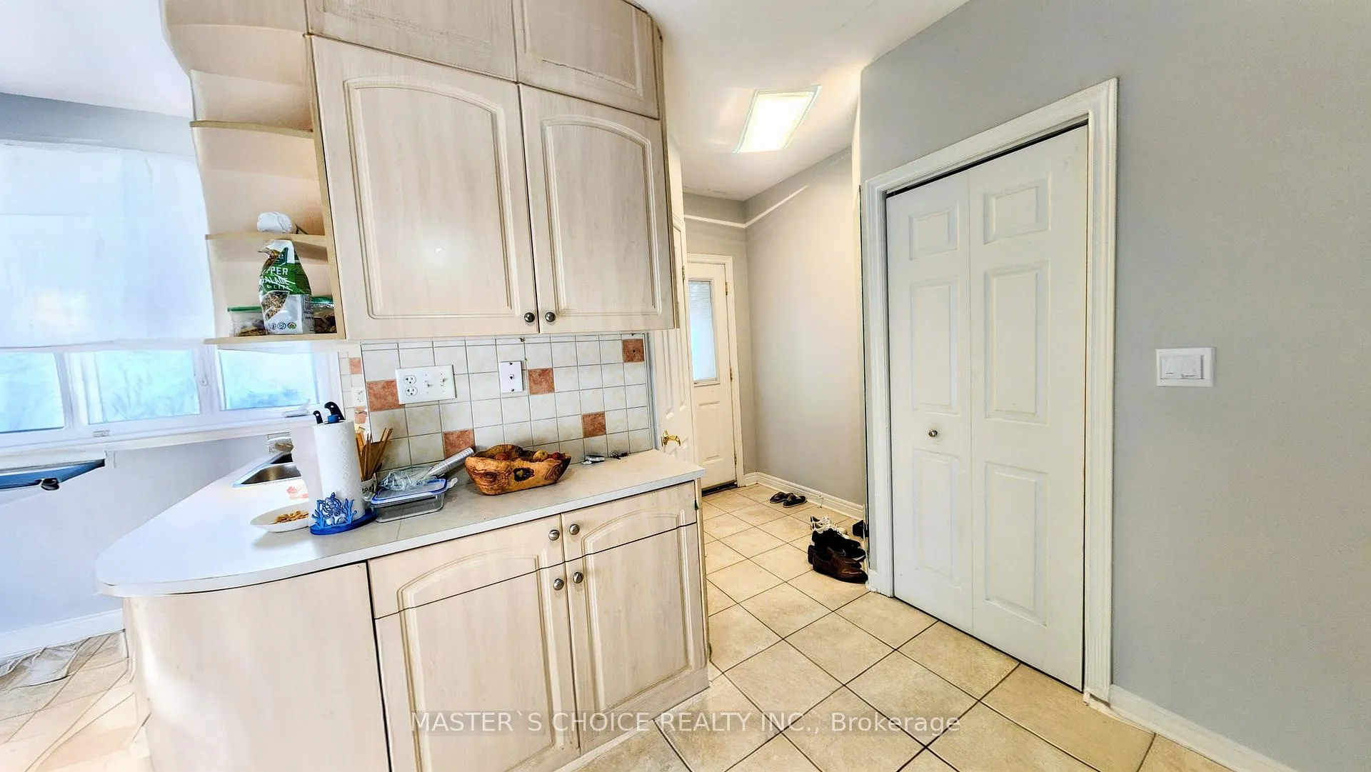 Photo 7 of 6 Shasta Drive, Vaughan, Uplands — HOMEH