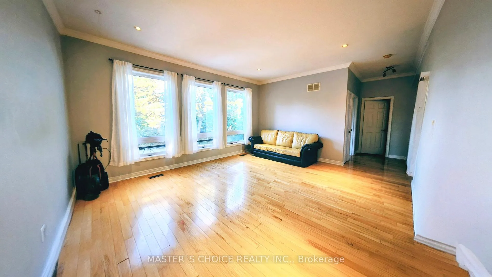 Photo 8 of 6 Shasta Drive, Vaughan, Uplands — HOMEH