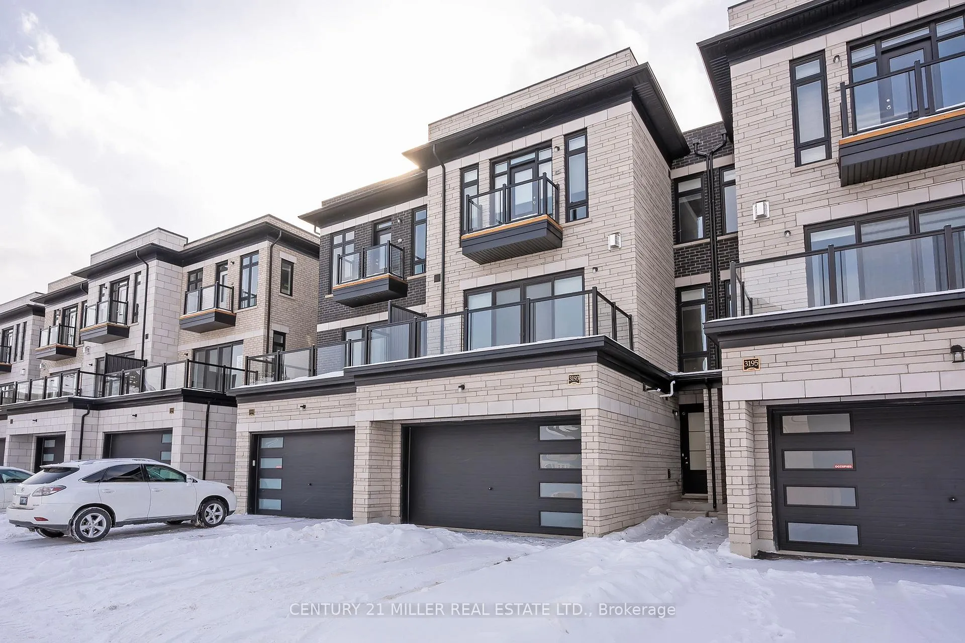 Photo 2 of Unit Unit 1, 3193 Sixth Line, Oakville, Glenorchy — HOMEH