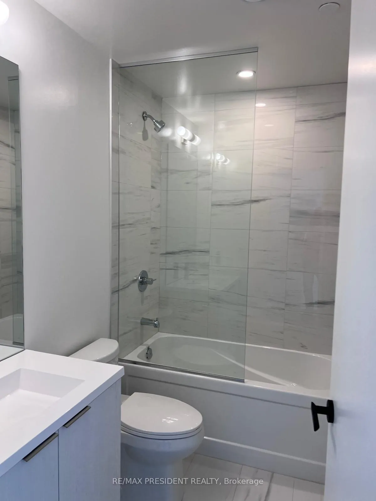 Photo 8 of Unit 5302, 8 Interchange Way, Vaughan, Vaughan Corporate Centre — HOMEH