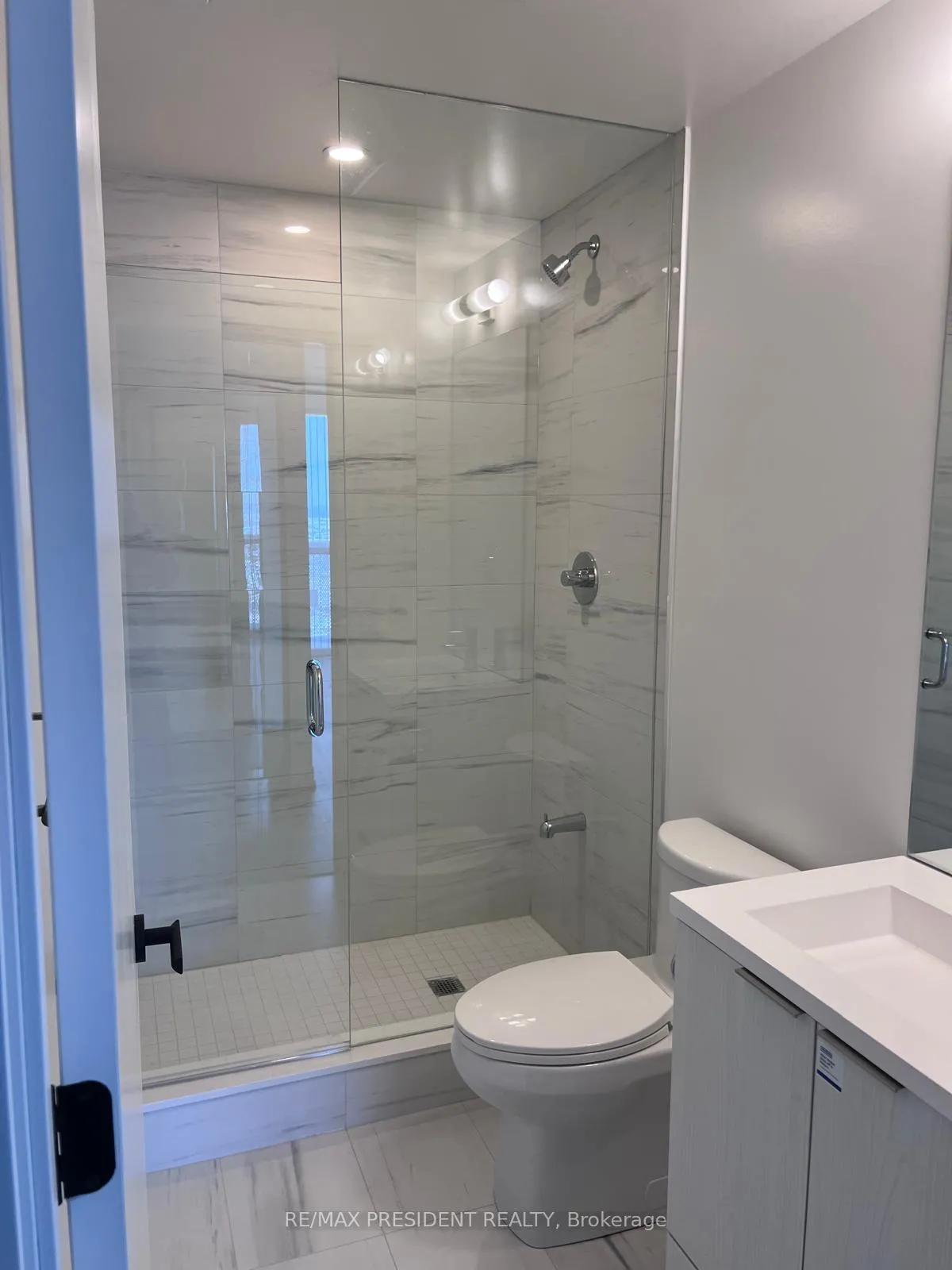 Photo 9 of Unit 5302, 8 Interchange Way, Vaughan, Vaughan Corporate Centre — HOMEH
