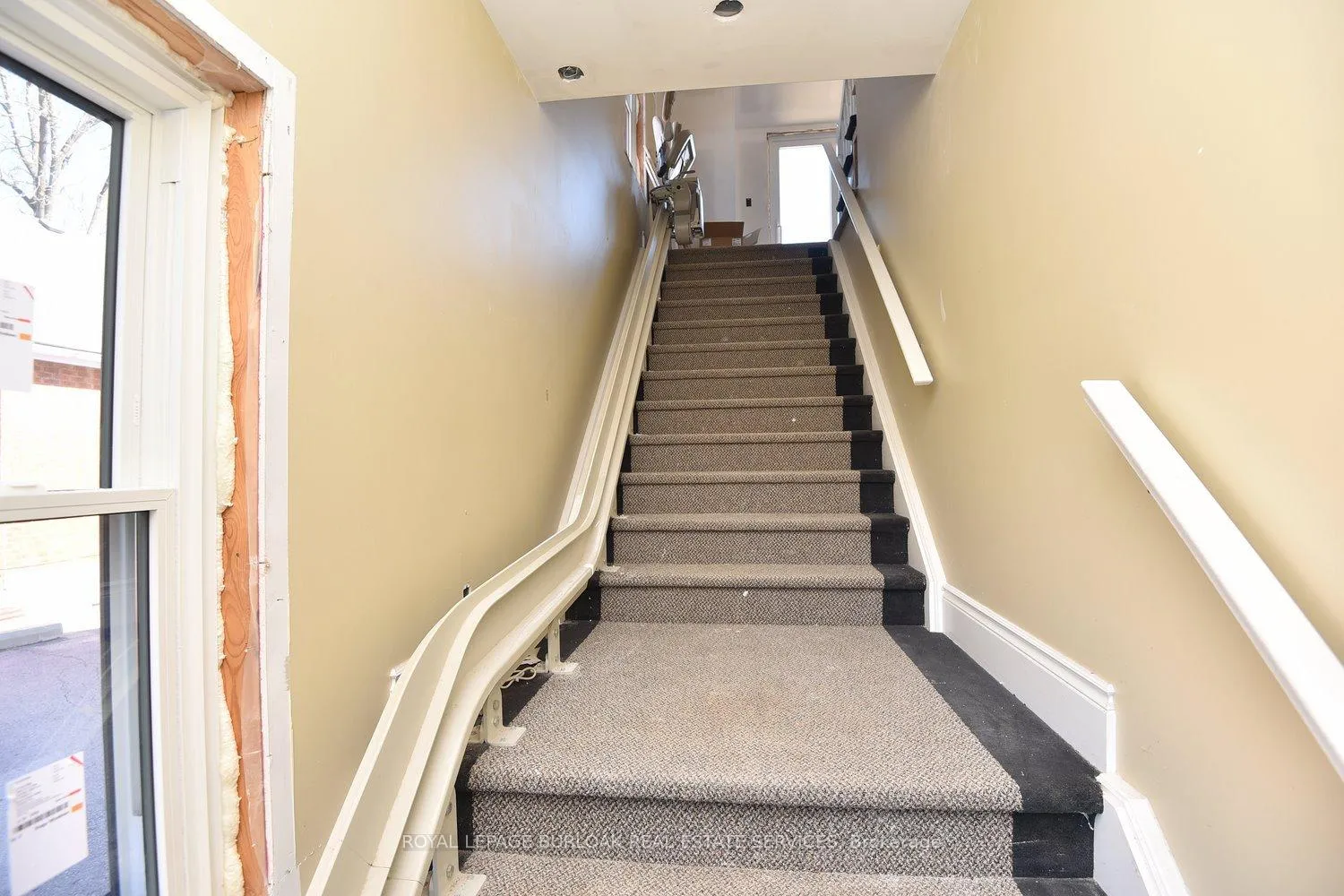 Photo 4 of Unit 201, 284 Wilson Street E, Hamilton, Ancaster — HOMEH