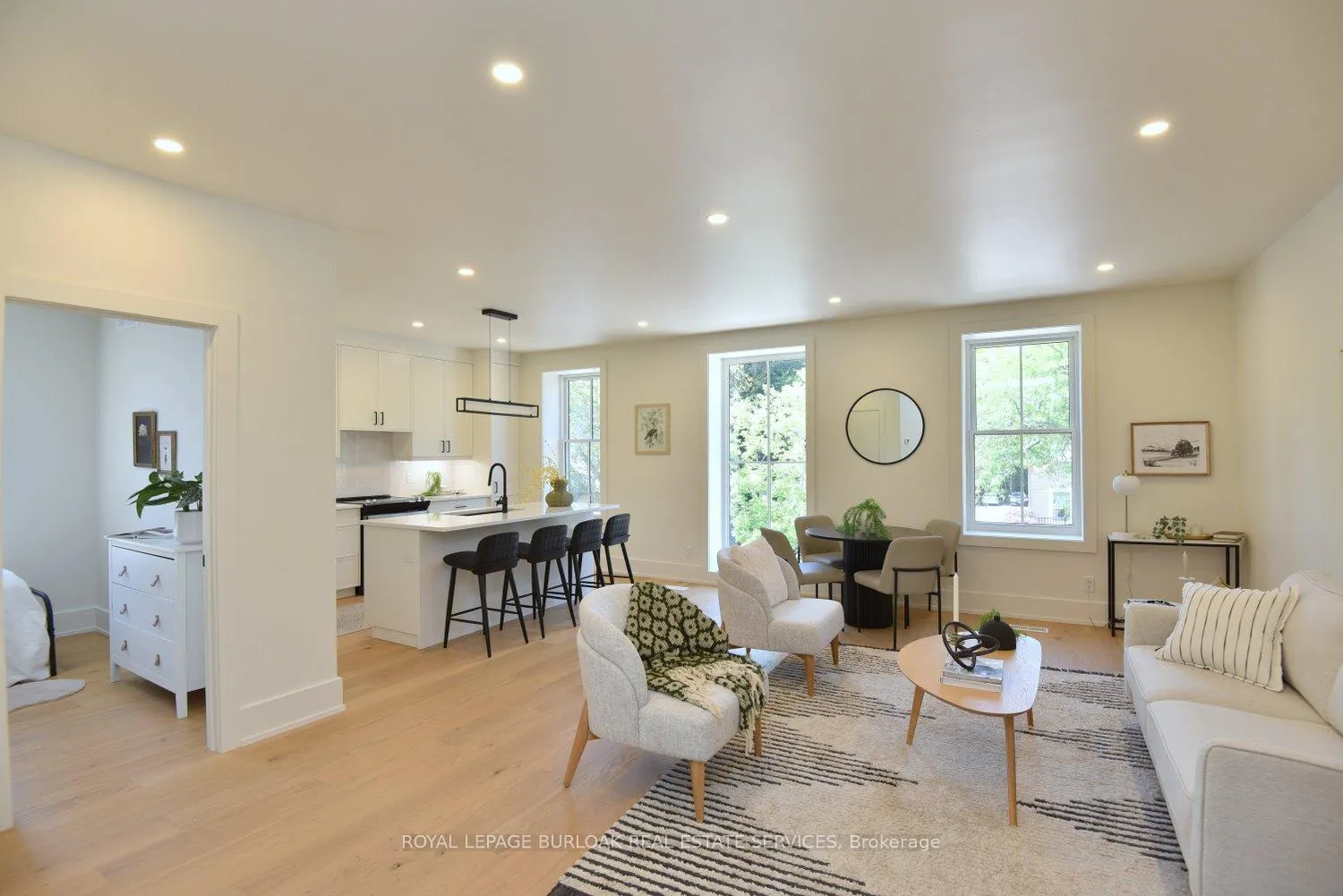Photo 5 of Unit 201, 284 Wilson Street E, Hamilton, Ancaster — HOMEH
