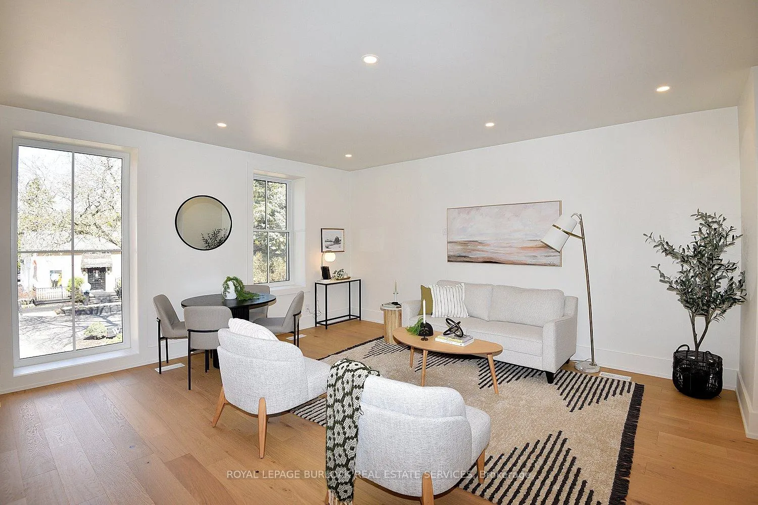 Photo 8 of Unit 201, 284 Wilson Street E, Hamilton, Ancaster — HOMEH