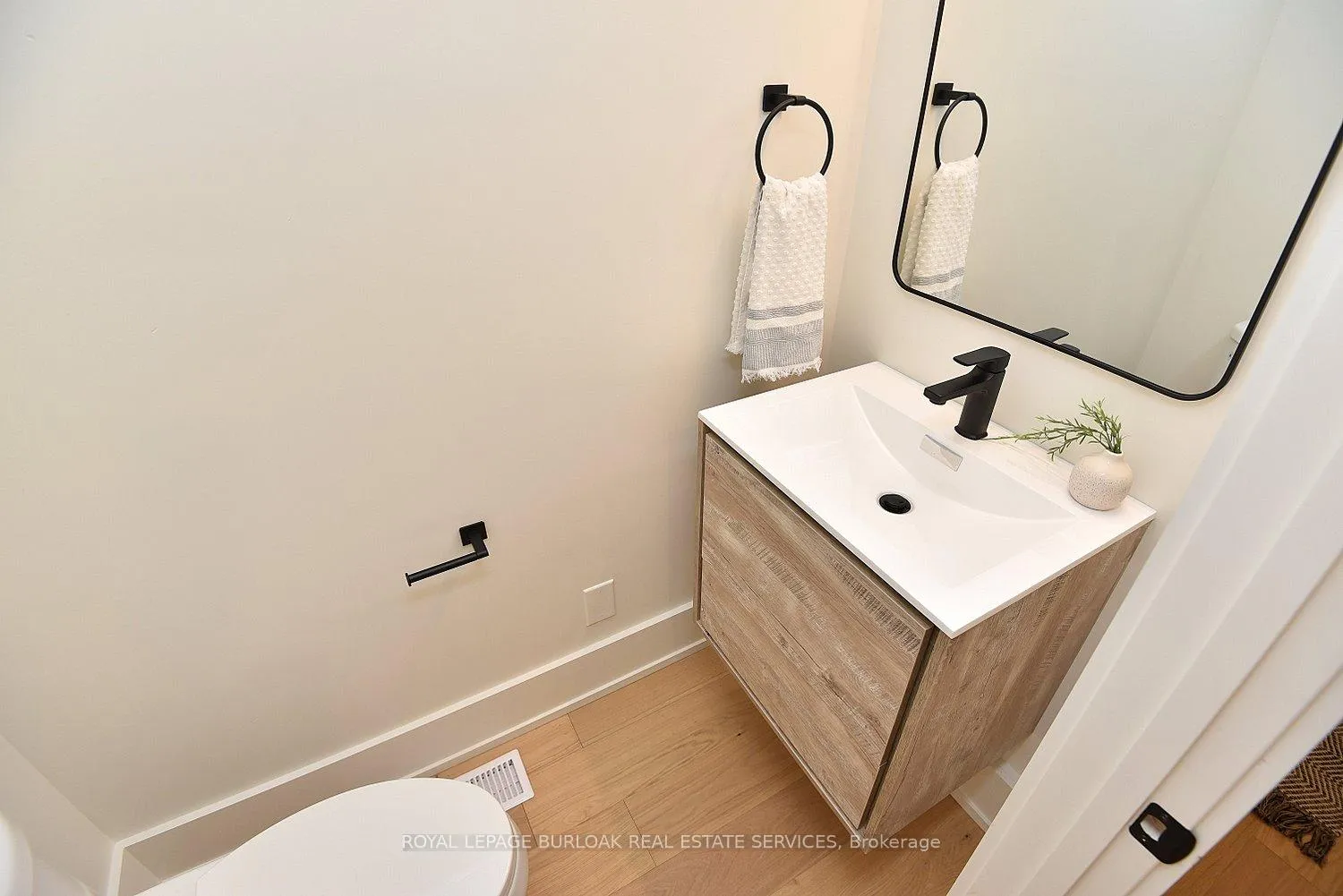 Photo 21 of Unit 201, 284 Wilson Street E, Hamilton, Ancaster — HOMEH