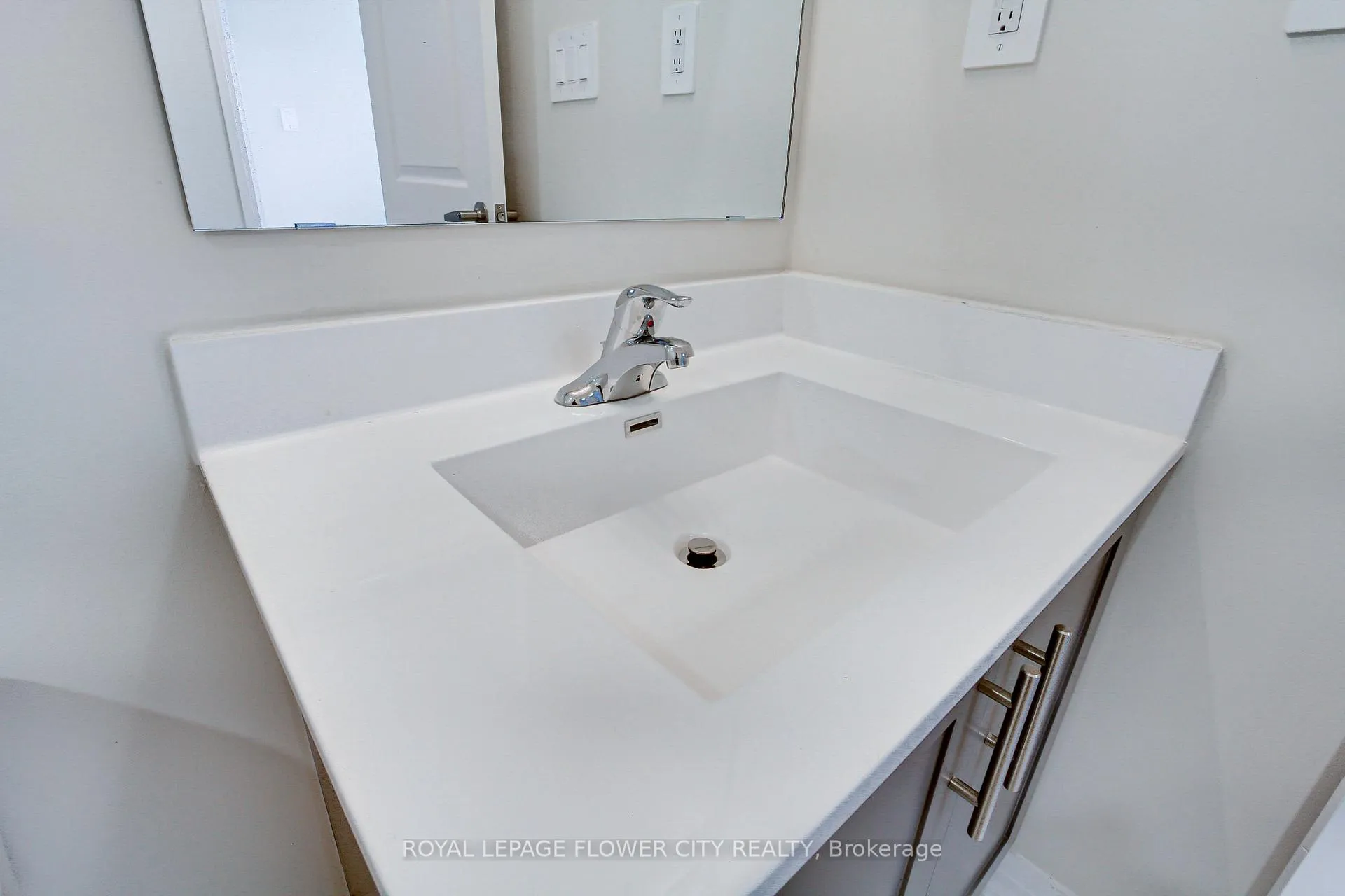 Photo 28 of Unit 112, 1589 Rose Way, Milton, Cobban — HOMEH