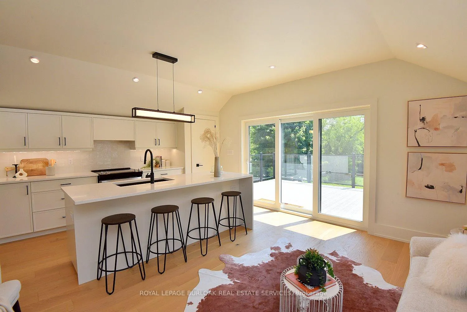 Photo 6 of Unit 202, 284 Wilson Street E, Hamilton, Ancaster — HOMEH