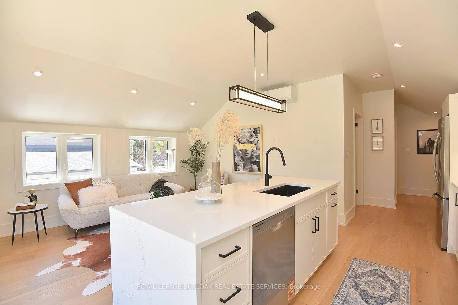 Photo 10 of Unit 202, 284 Wilson Street E, Hamilton, Ancaster — HOMEH