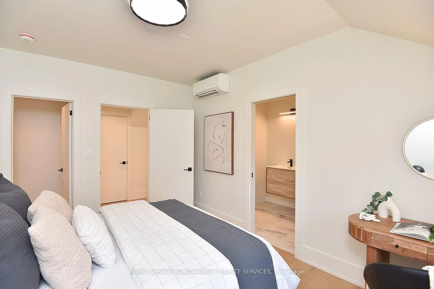Photo 15 of Unit 202, 284 Wilson Street E, Hamilton, Ancaster — HOMEH