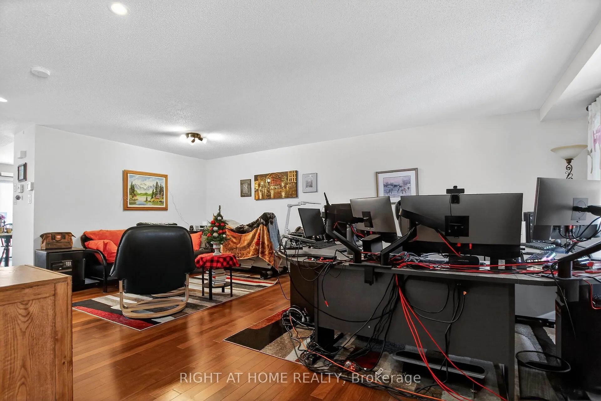 Photo 3 of 307 Ventanna Way, Ottawa, Barrhaven - Strandherd — HOMEH