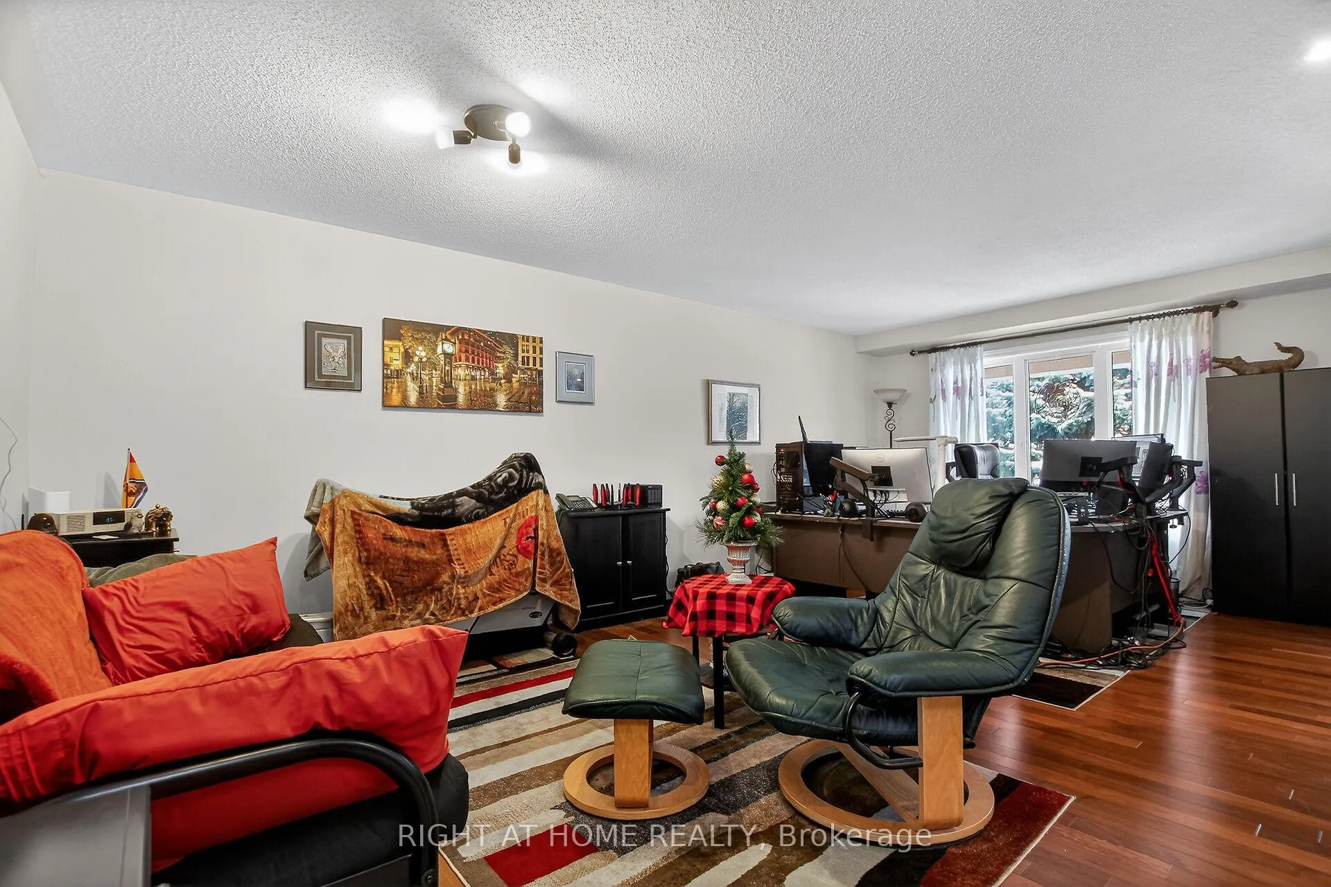 Photo 4 of 307 Ventanna Way, Ottawa, Barrhaven - Strandherd — HOMEH