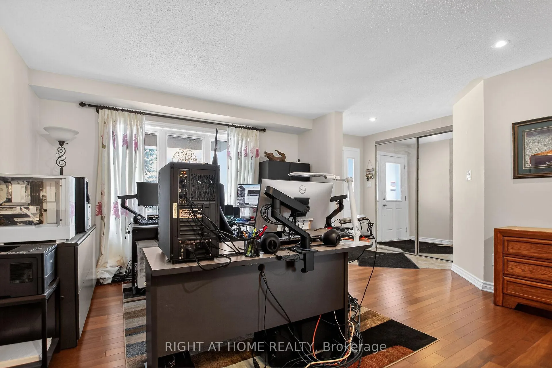 Photo 5 of 307 Ventanna Way, Ottawa, Barrhaven - Strandherd — HOMEH
