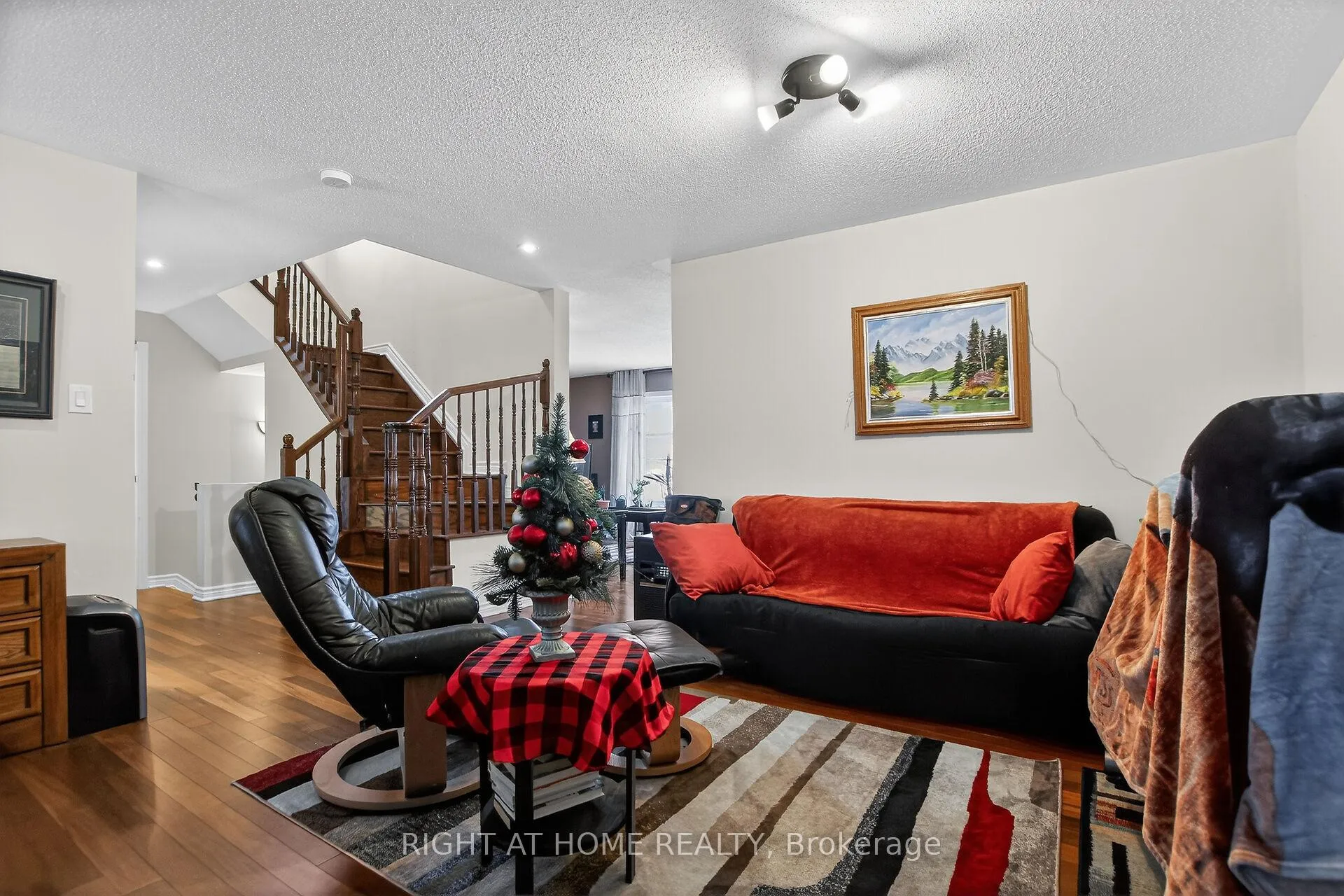 Photo 6 of 307 Ventanna Way, Ottawa, Barrhaven - Strandherd — HOMEH