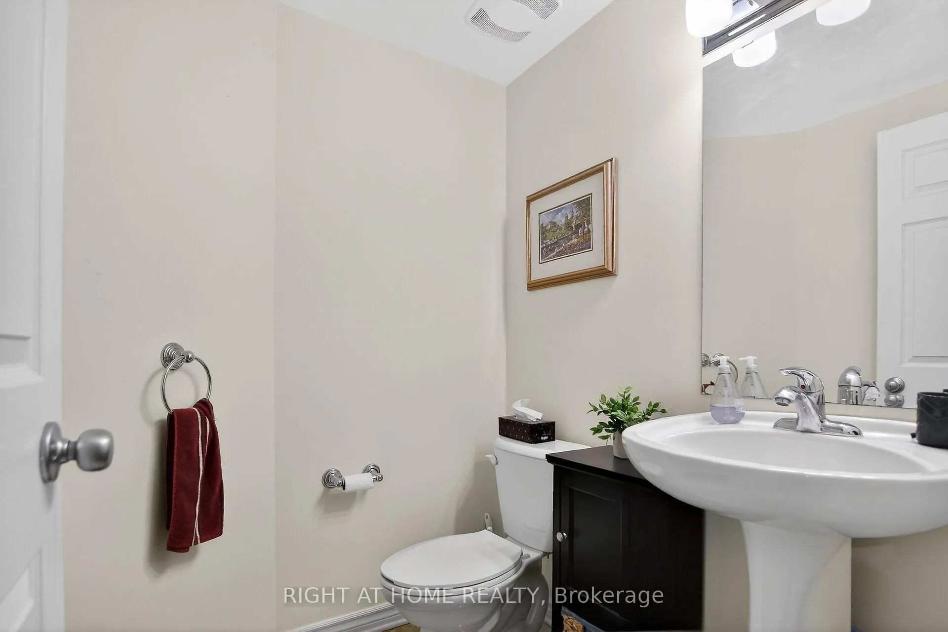 Photo 7 of 307 Ventanna Way, Ottawa, Barrhaven - Strandherd — HOMEH