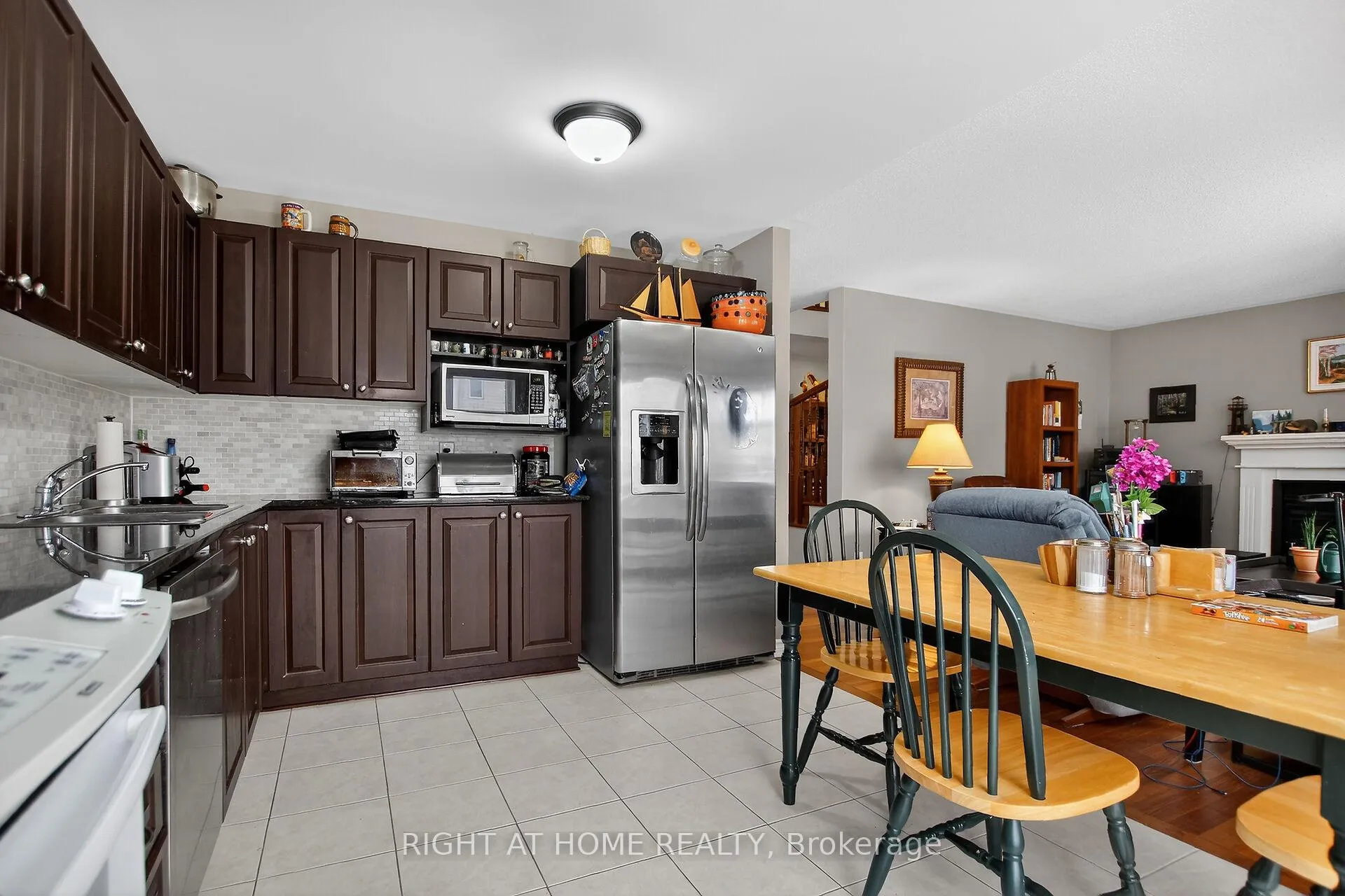 Photo 13 of 307 Ventanna Way, Ottawa, Barrhaven - Strandherd — HOMEH