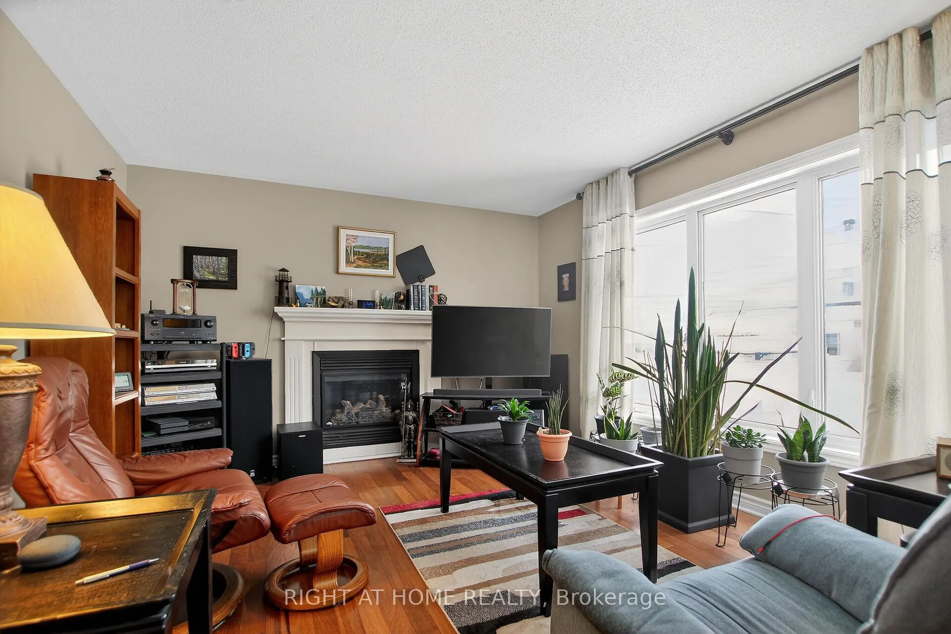Photo 14 of 307 Ventanna Way, Ottawa, Barrhaven - Strandherd — HOMEH