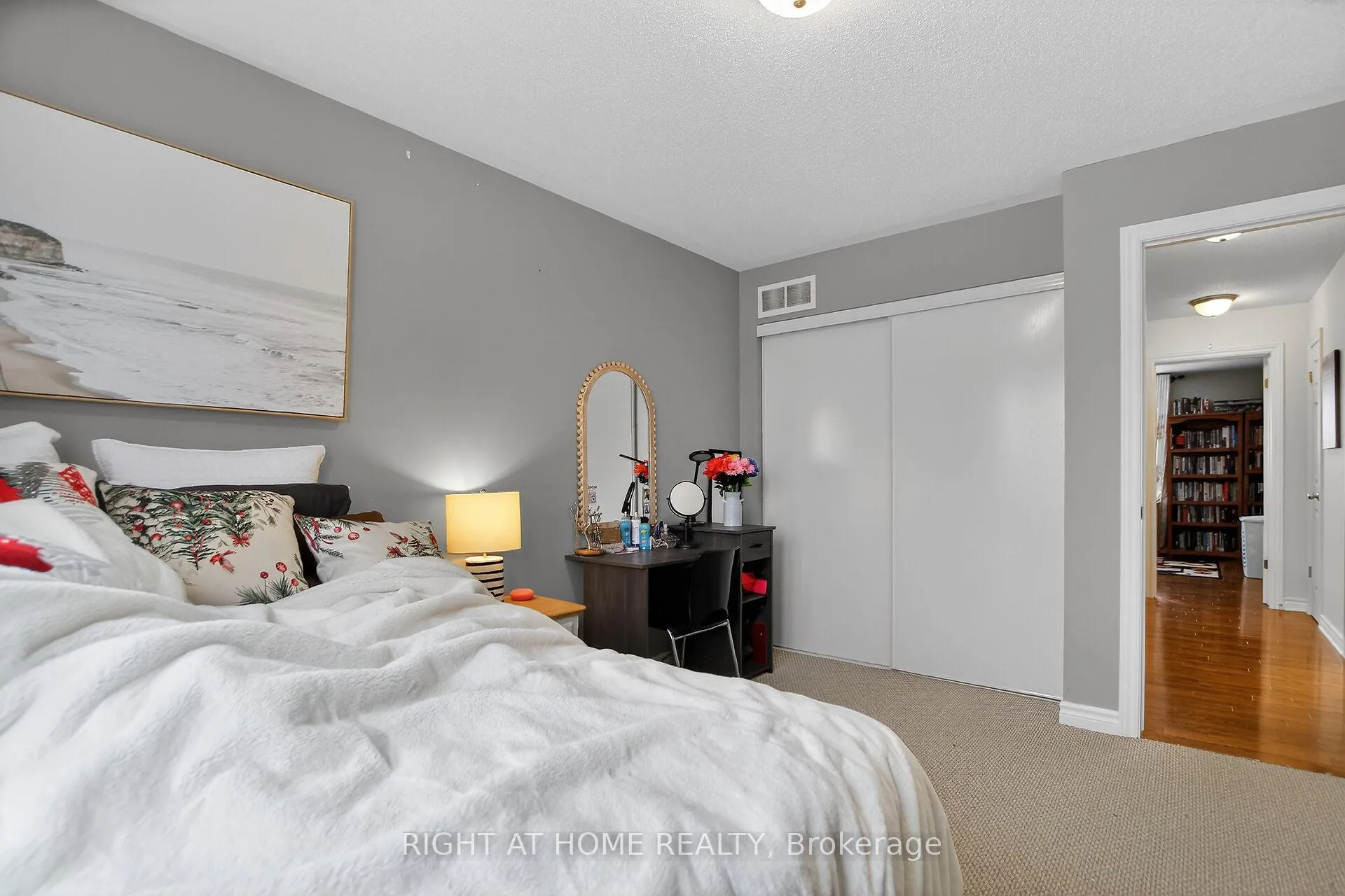 Photo 31 of 307 Ventanna Way, Ottawa, Barrhaven - Strandherd — HOMEH