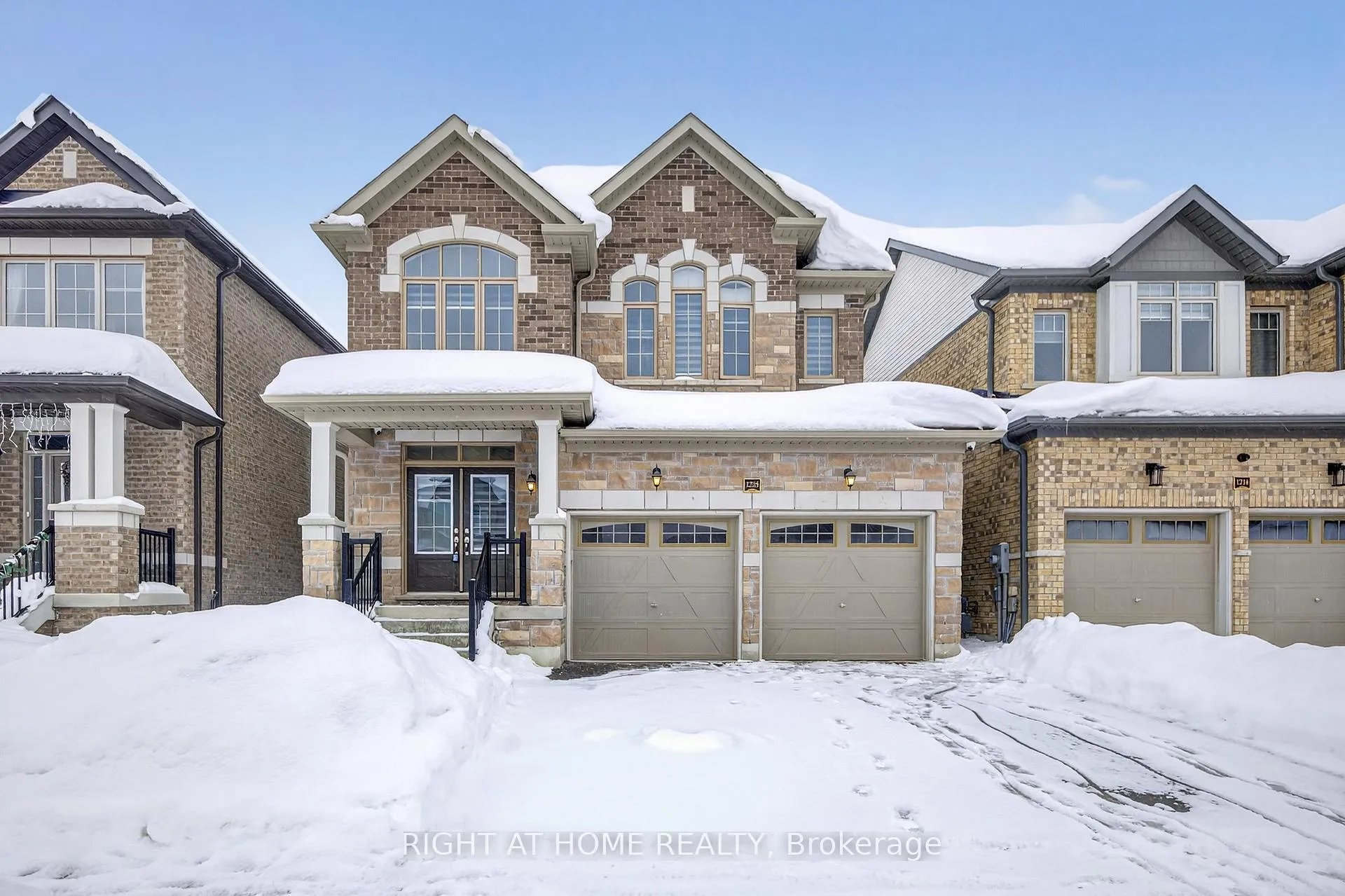 Photo 2 of 1218 Corby Way, Innisfil, Rural Innisfil — HOMEH