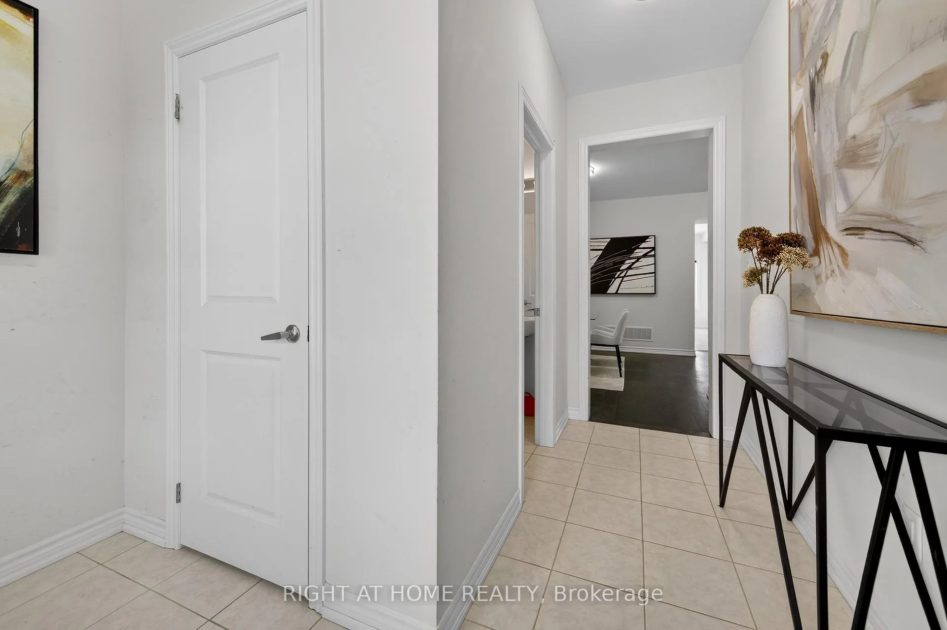 Photo 5 of 1218 Corby Way, Innisfil, Rural Innisfil — HOMEH