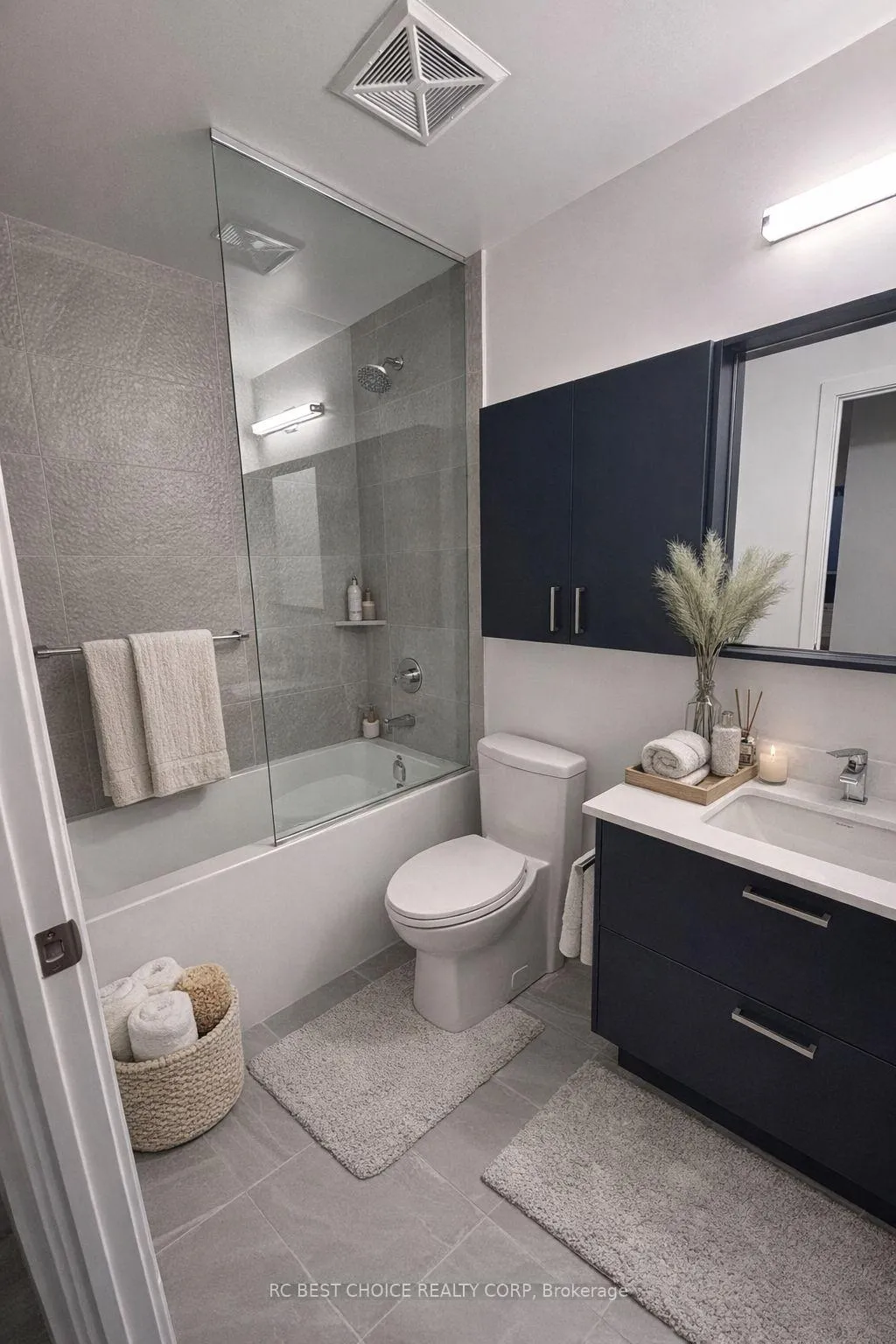 Photo 9 of Unit A2602, 30 Upper Mall Way, Vaughan, Brownridge — HOMEH