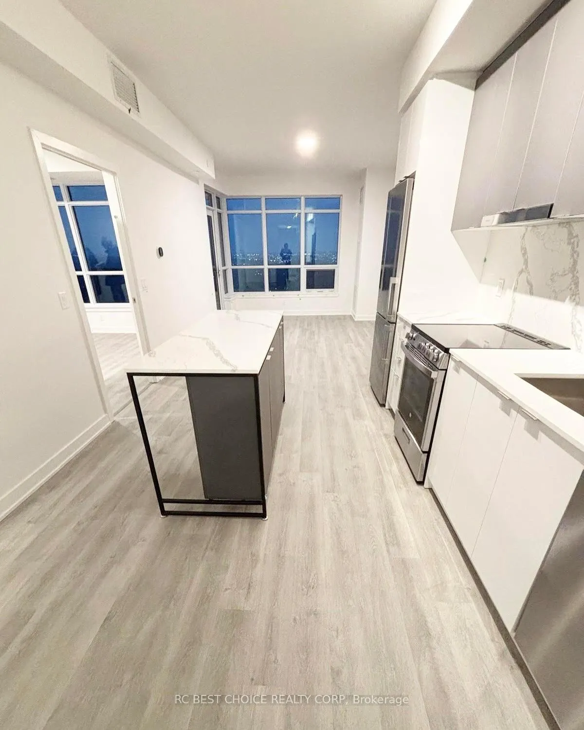 Photo 10 of Unit A2602, 30 Upper Mall Way, Vaughan, Brownridge — HOMEH