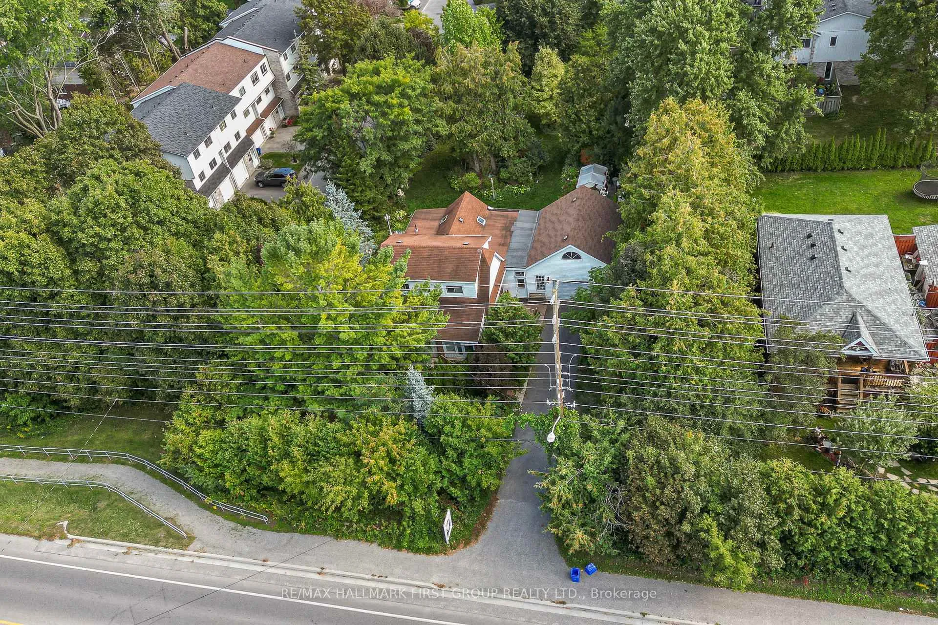 Photo 3 of 1433 Finch Avenue, Pickering, Liverpool — HOMEH