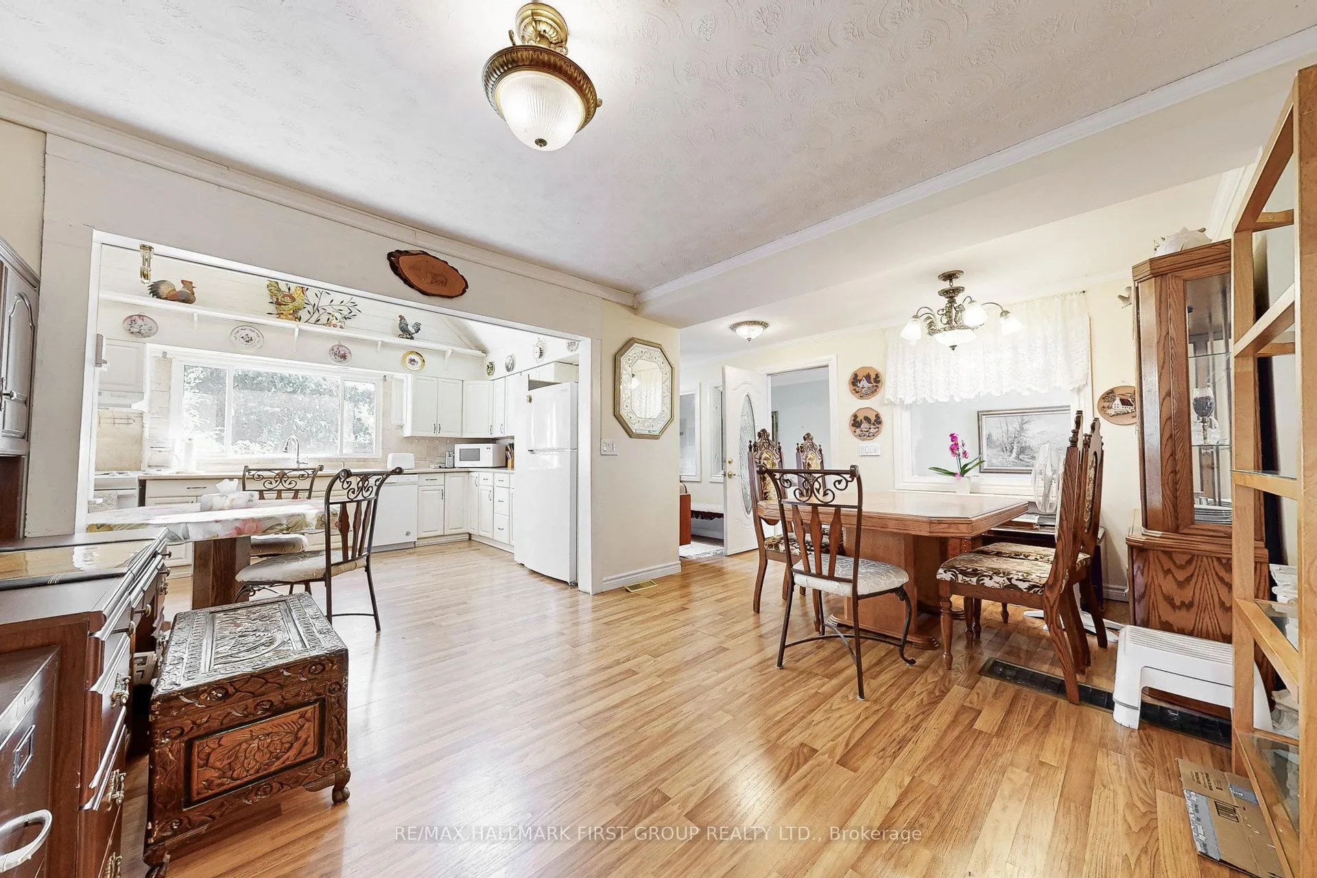 Photo 10 of 1433 Finch Avenue, Pickering, Liverpool — HOMEH