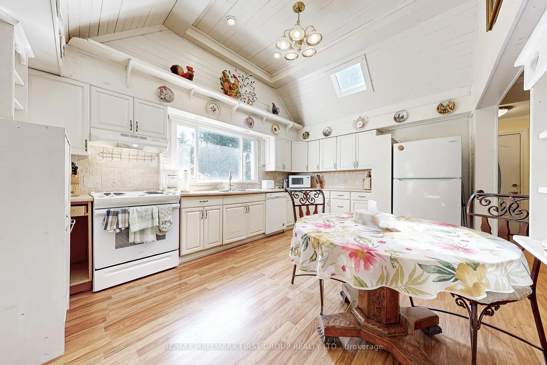 Photo 15 of 1433 Finch Avenue, Pickering, Liverpool — HOMEH