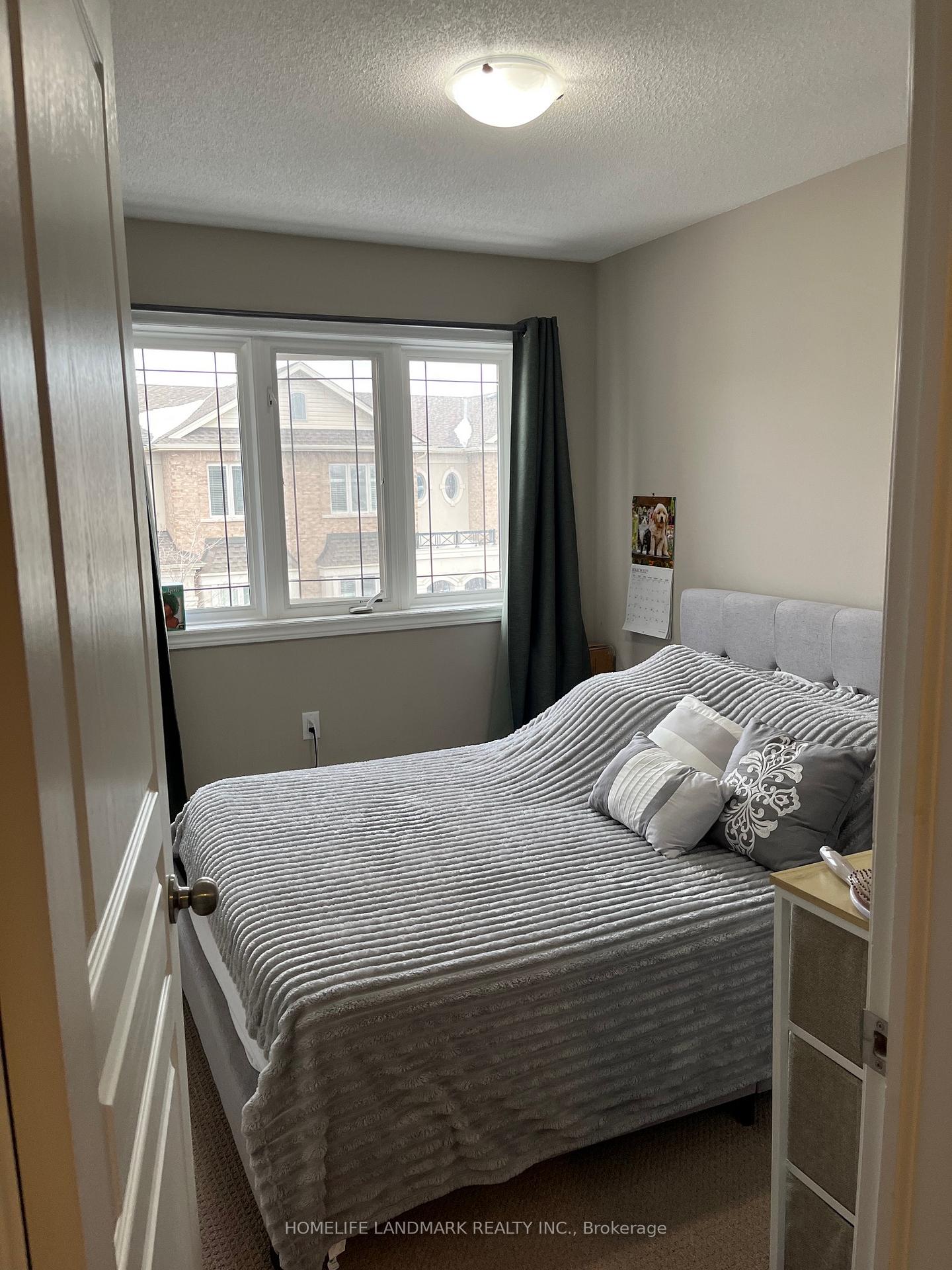 Photo 10 of 4133 Galileo Common, Burlington, Shoreacres — HOMEH