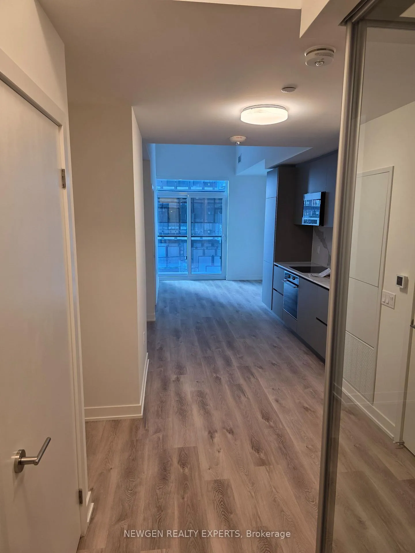 Photo 4 of Unit 608, 120 Broadway Avenue, Toronto, Mount Pleasant West — HOMEH