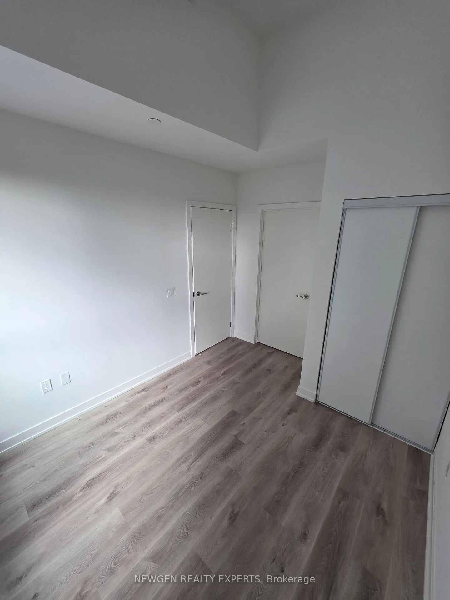 Photo 10 of Unit 608, 120 Broadway Avenue, Toronto, Mount Pleasant West — HOMEH
