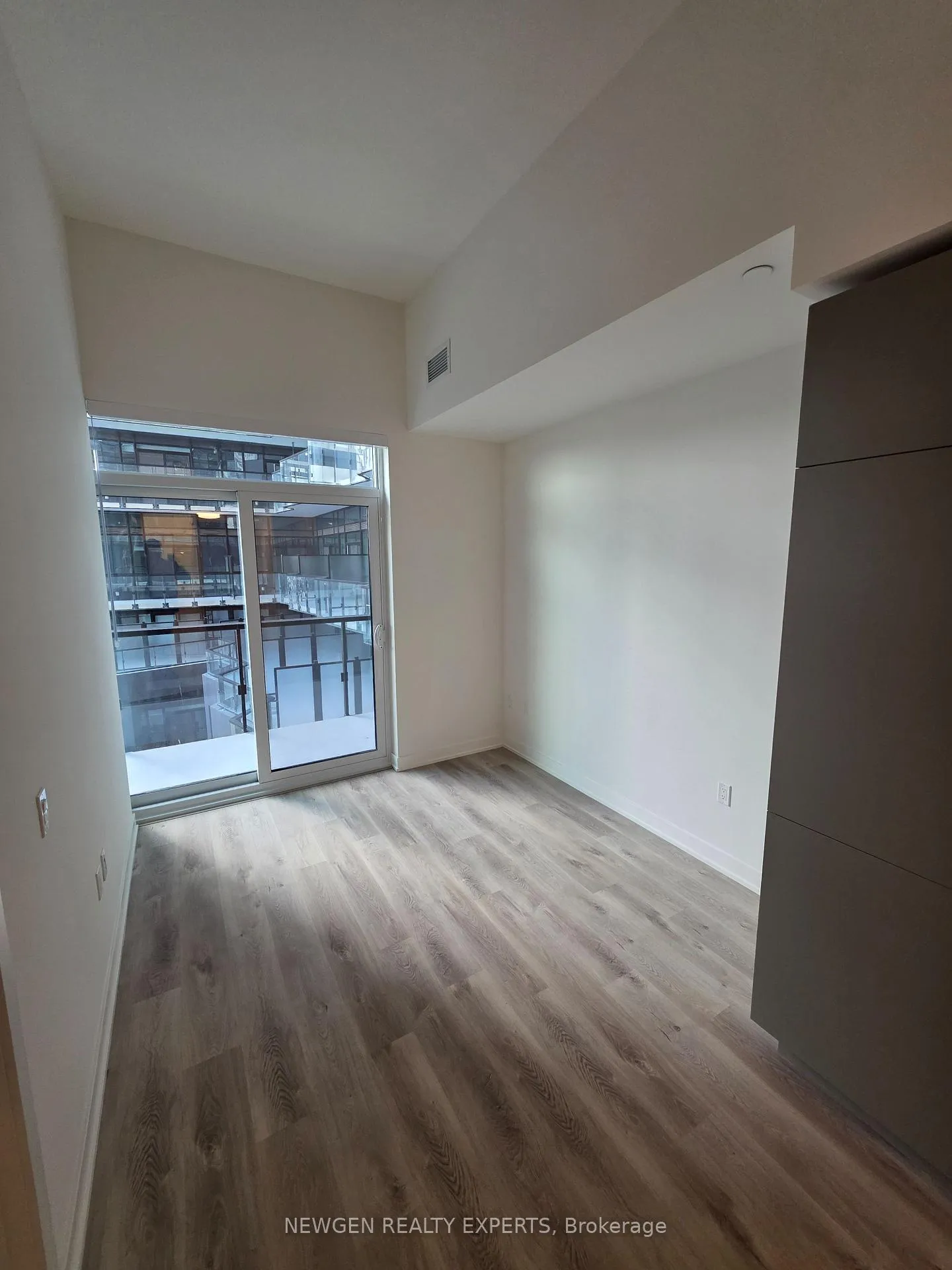 Photo 11 of Unit 608, 120 Broadway Avenue, Toronto, Mount Pleasant West — HOMEH