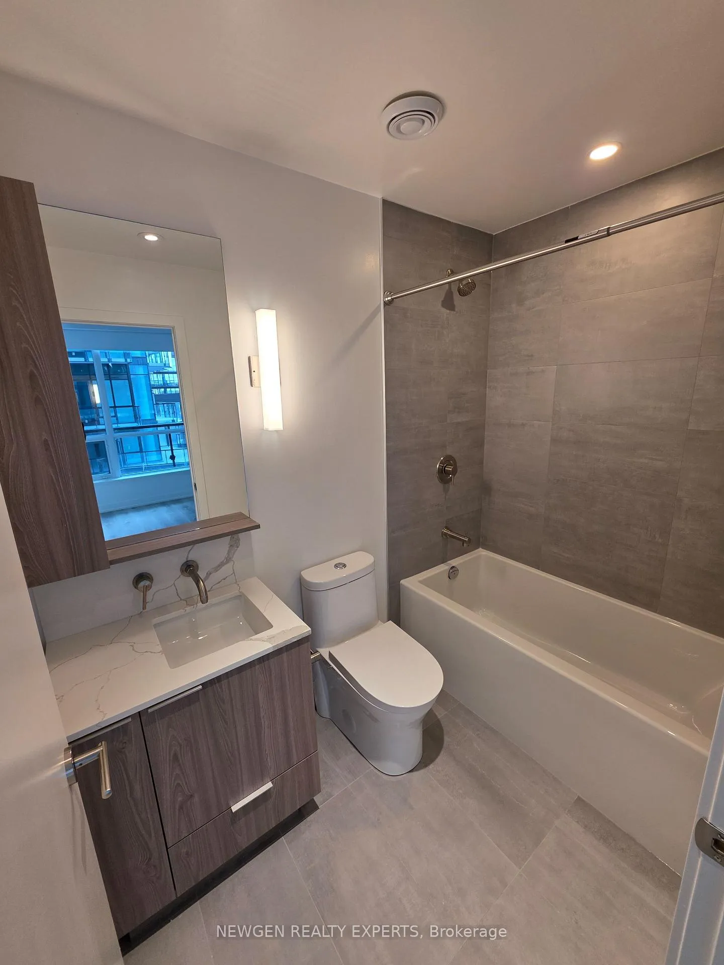 Photo 14 of Unit 608, 120 Broadway Avenue, Toronto, Mount Pleasant West — HOMEH