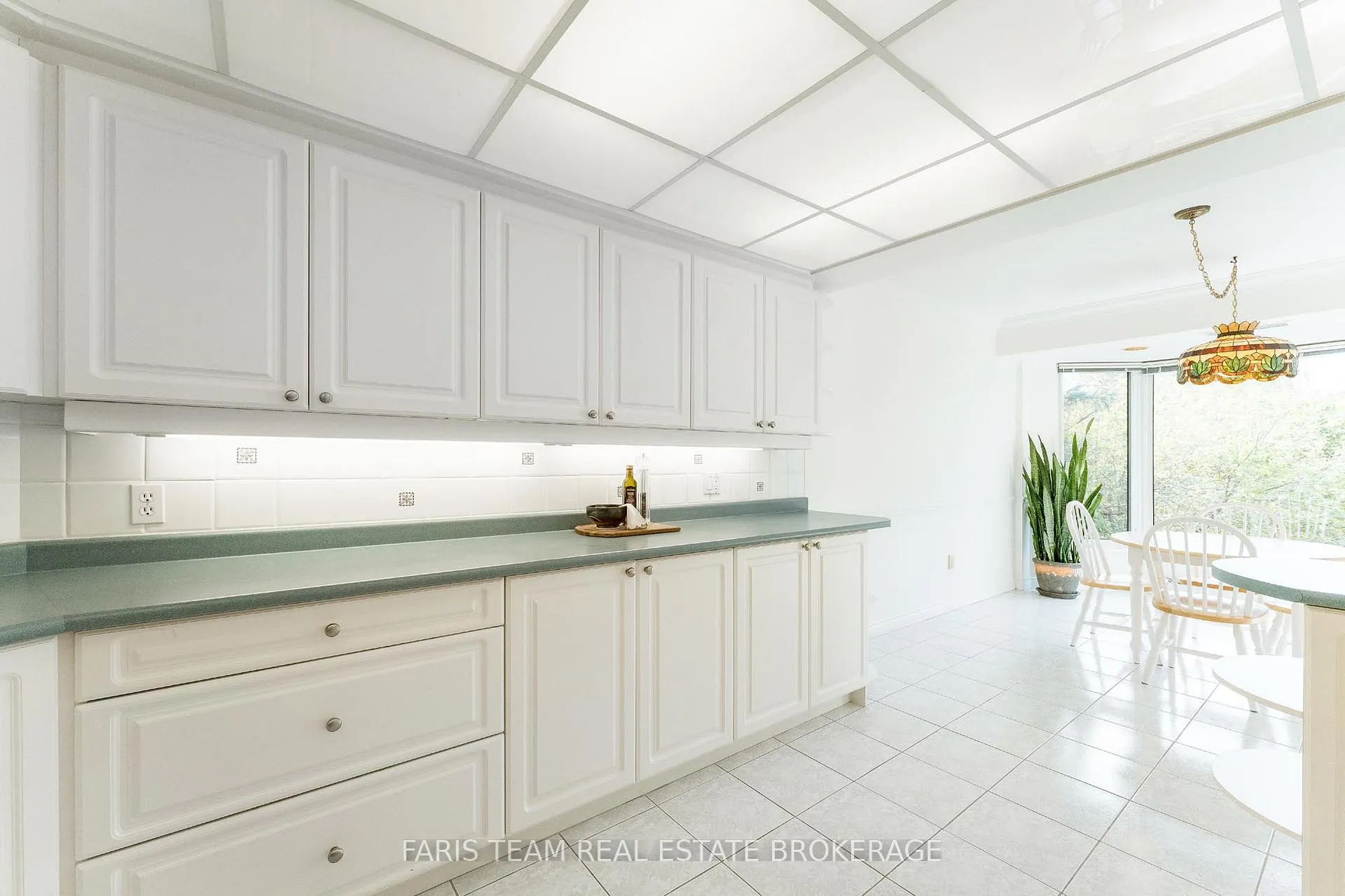Photo 11 of Unit 307, 85 Wellington Street W, Aurora, Aurora Village — HOMEH