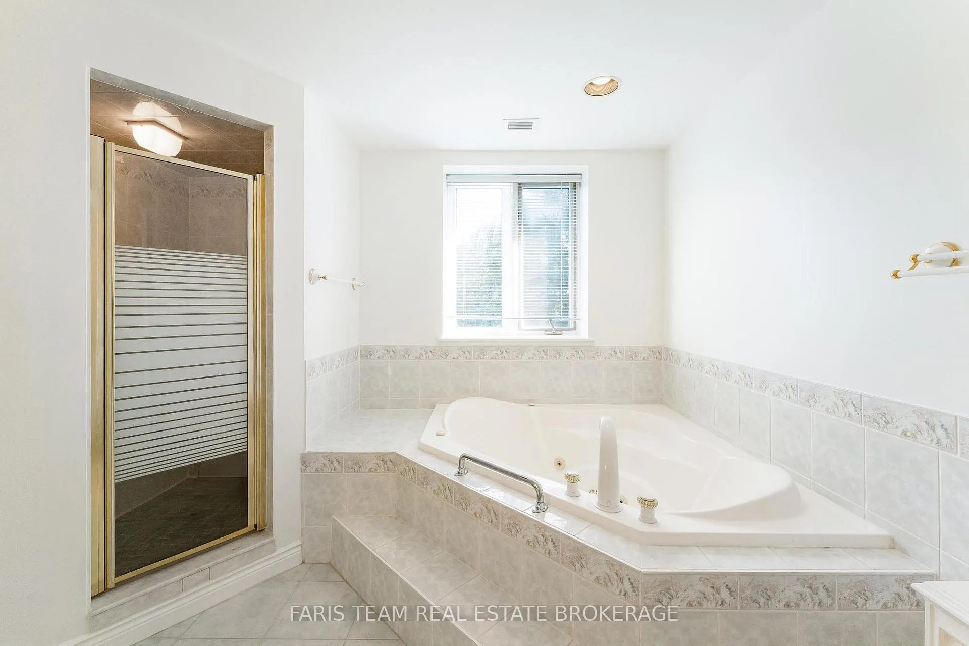 Photo 31 of Unit 307, 85 Wellington Street W, Aurora, Aurora Village — HOMEH