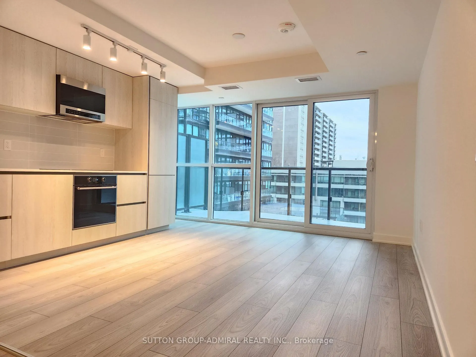 Photo 1 of Unit 813, 120 Broadway Avenue, Toronto, Mount Pleasant West — HOMEH