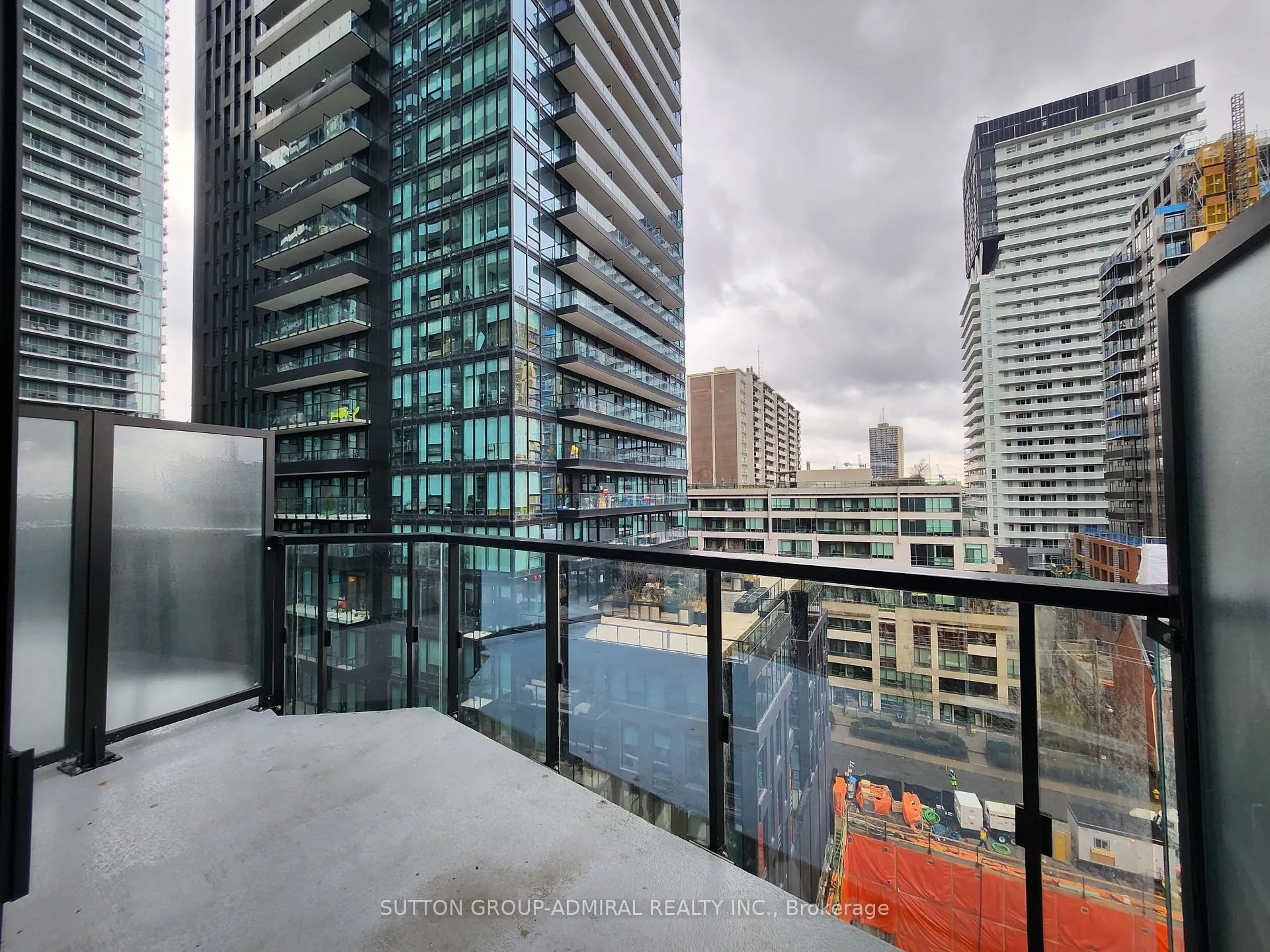 Photo 9 of Unit 813, 120 Broadway Avenue, Toronto, Mount Pleasant West — HOMEH