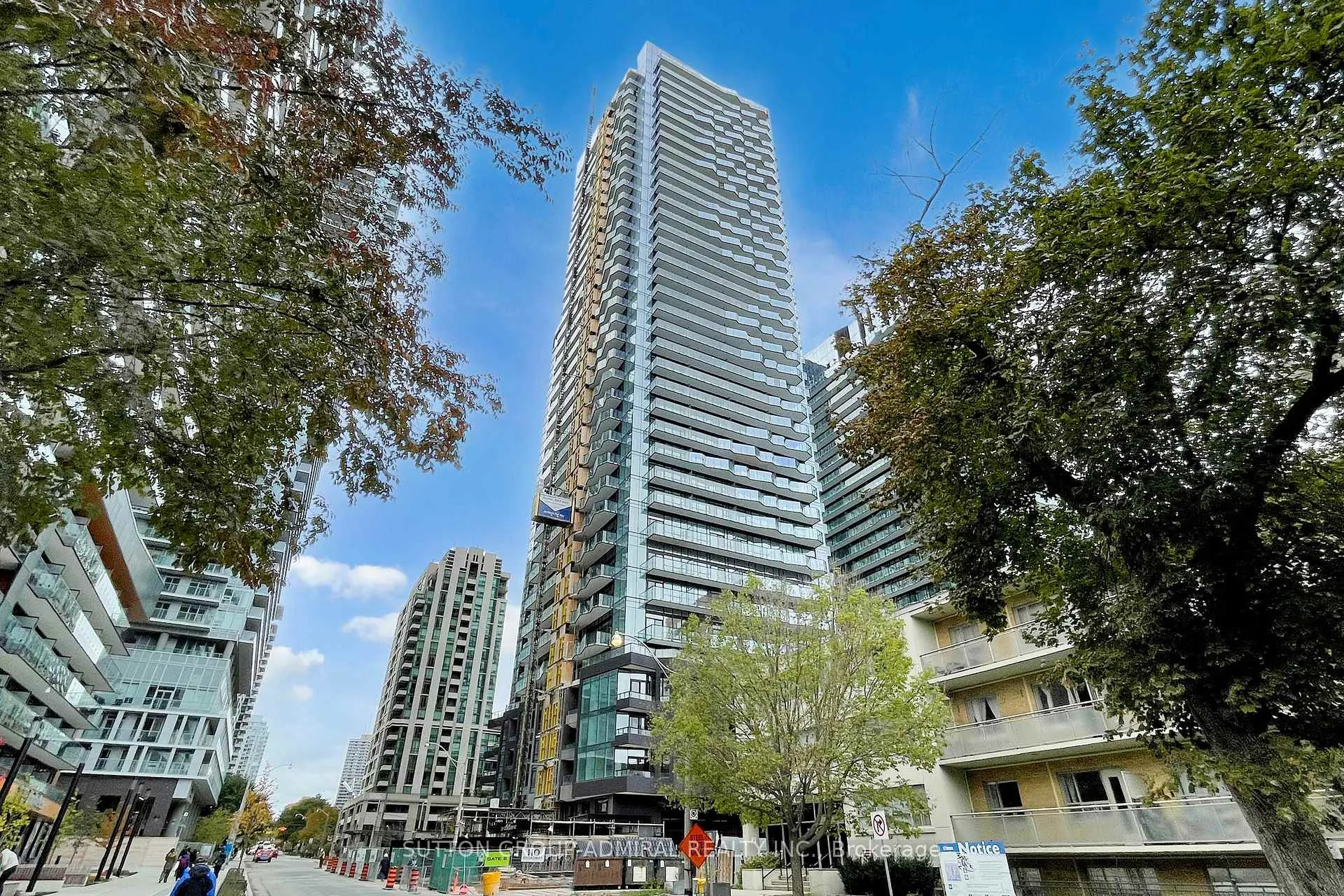 Photo 10 of Unit 813, 120 Broadway Avenue, Toronto, Mount Pleasant West — HOMEH