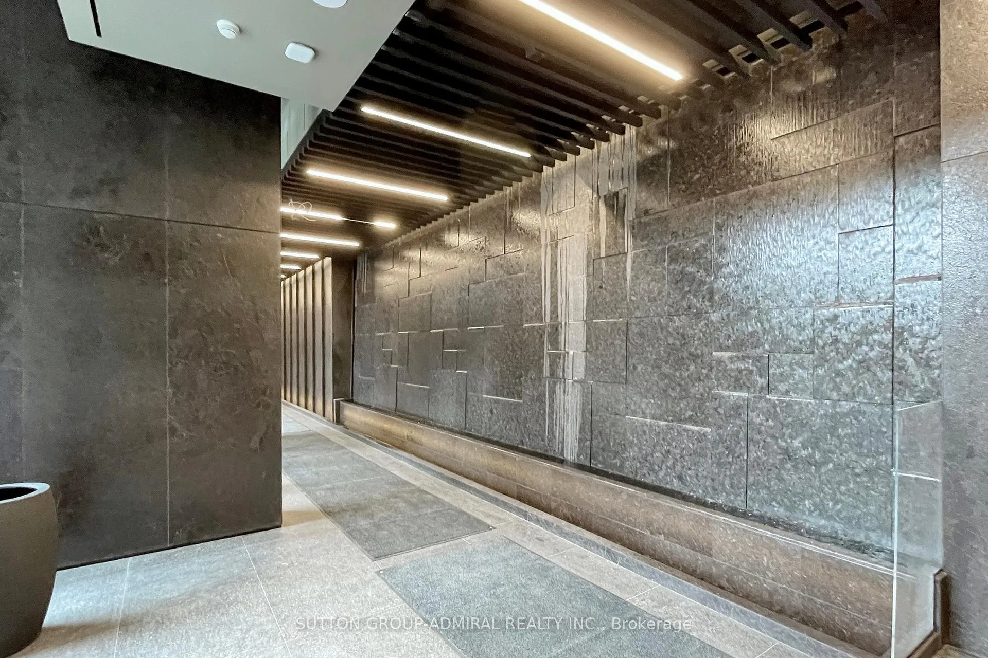 Photo 15 of Unit 813, 120 Broadway Avenue, Toronto, Mount Pleasant West — HOMEH