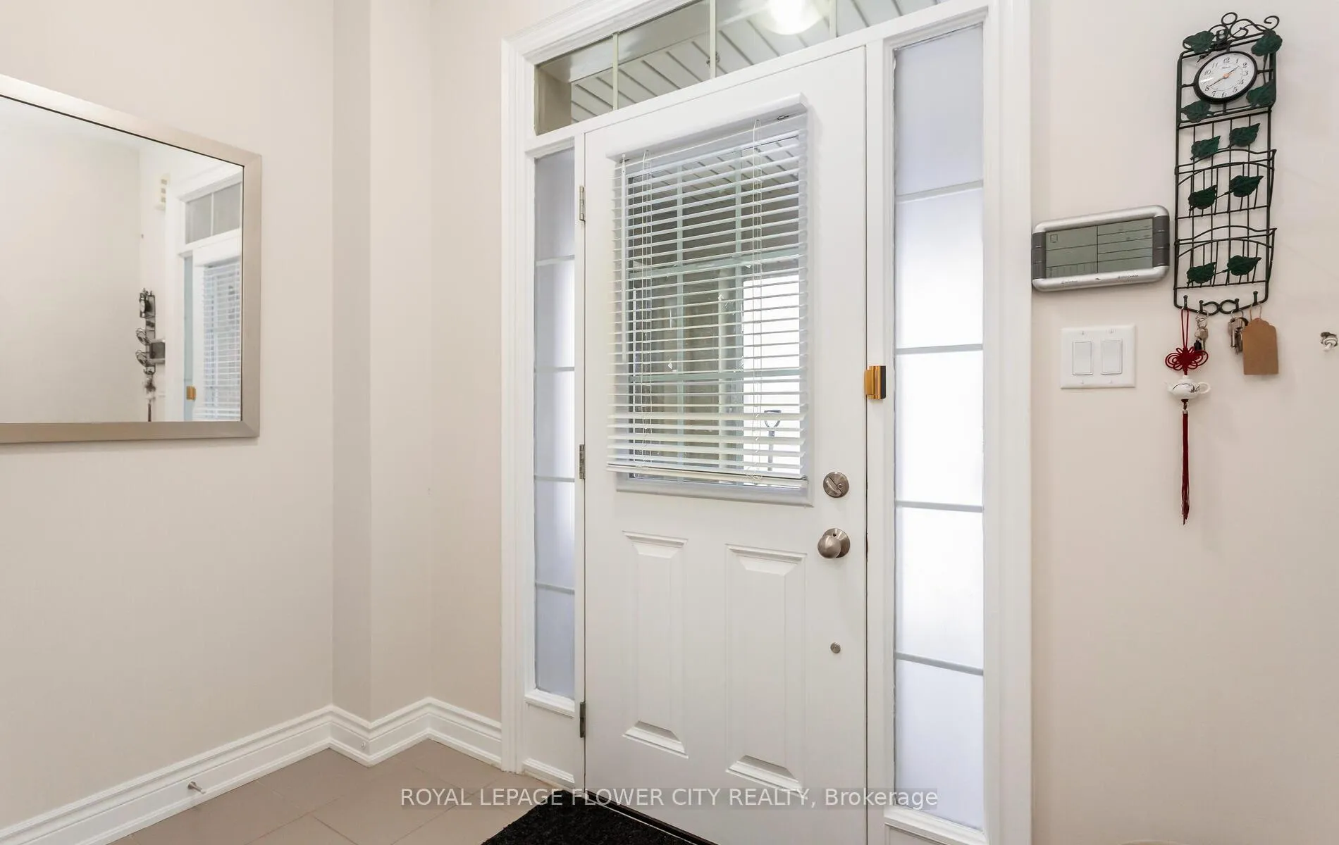 Photo 2 of 125 Lionhead Golf Road, Brampton — HOMEH