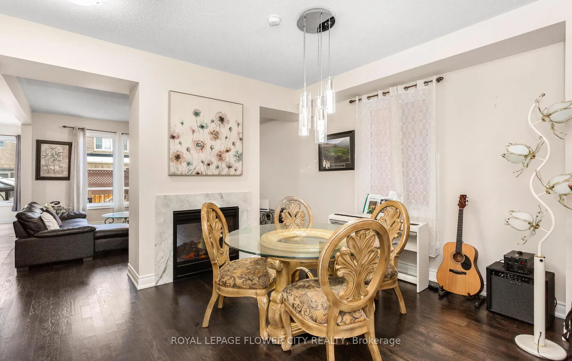 Photo 4 of 125 Lionhead Golf Road, Brampton — HOMEH
