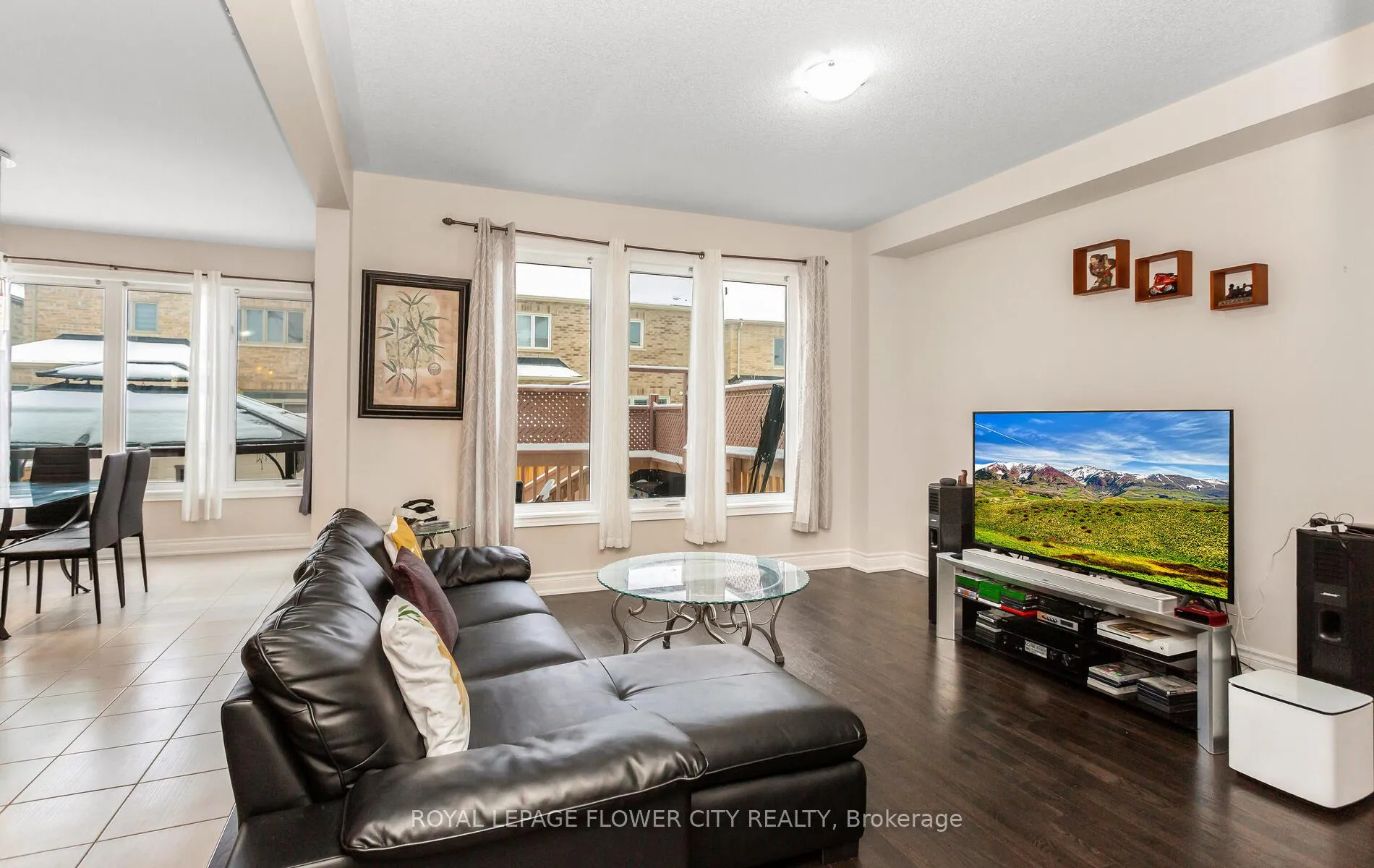 Photo 6 of 125 Lionhead Golf Road, Brampton — HOMEH
