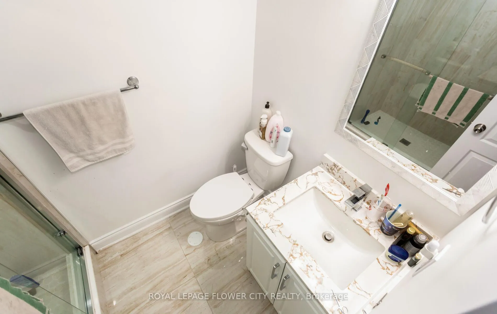 Photo 24 of 125 Lionhead Golf Road, Brampton — HOMEH