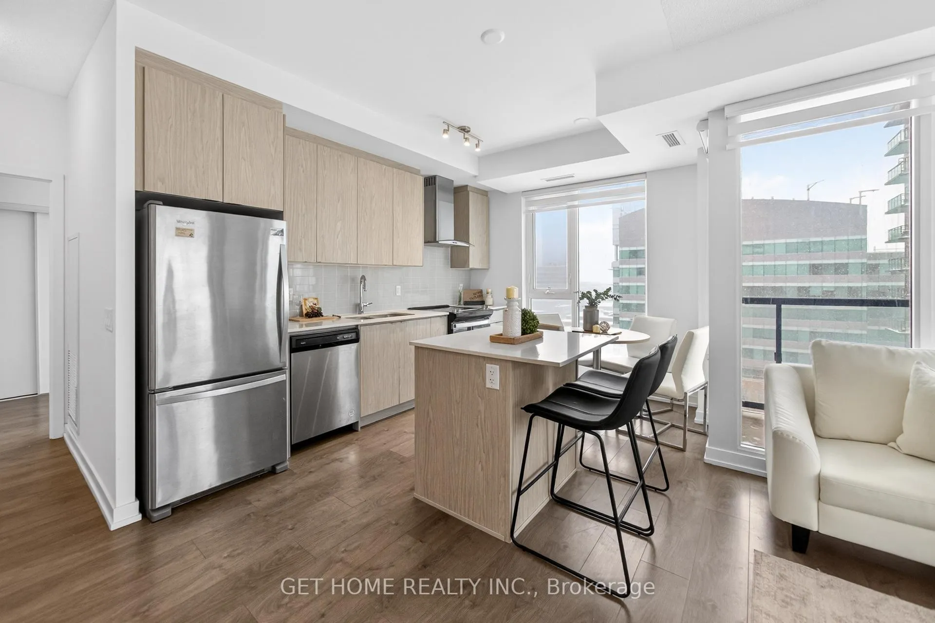Photo 10 of Unit 902, 55 Duke Street W, Kitchener, City Commercial Core — HOMEH