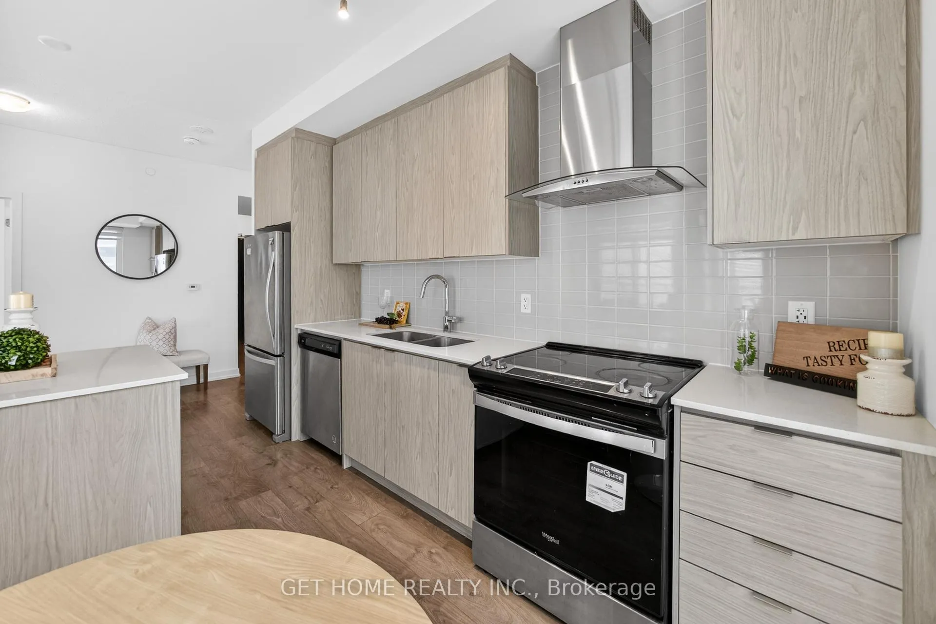 Photo 14 of Unit 902, 55 Duke Street W, Kitchener, City Commercial Core — HOMEH