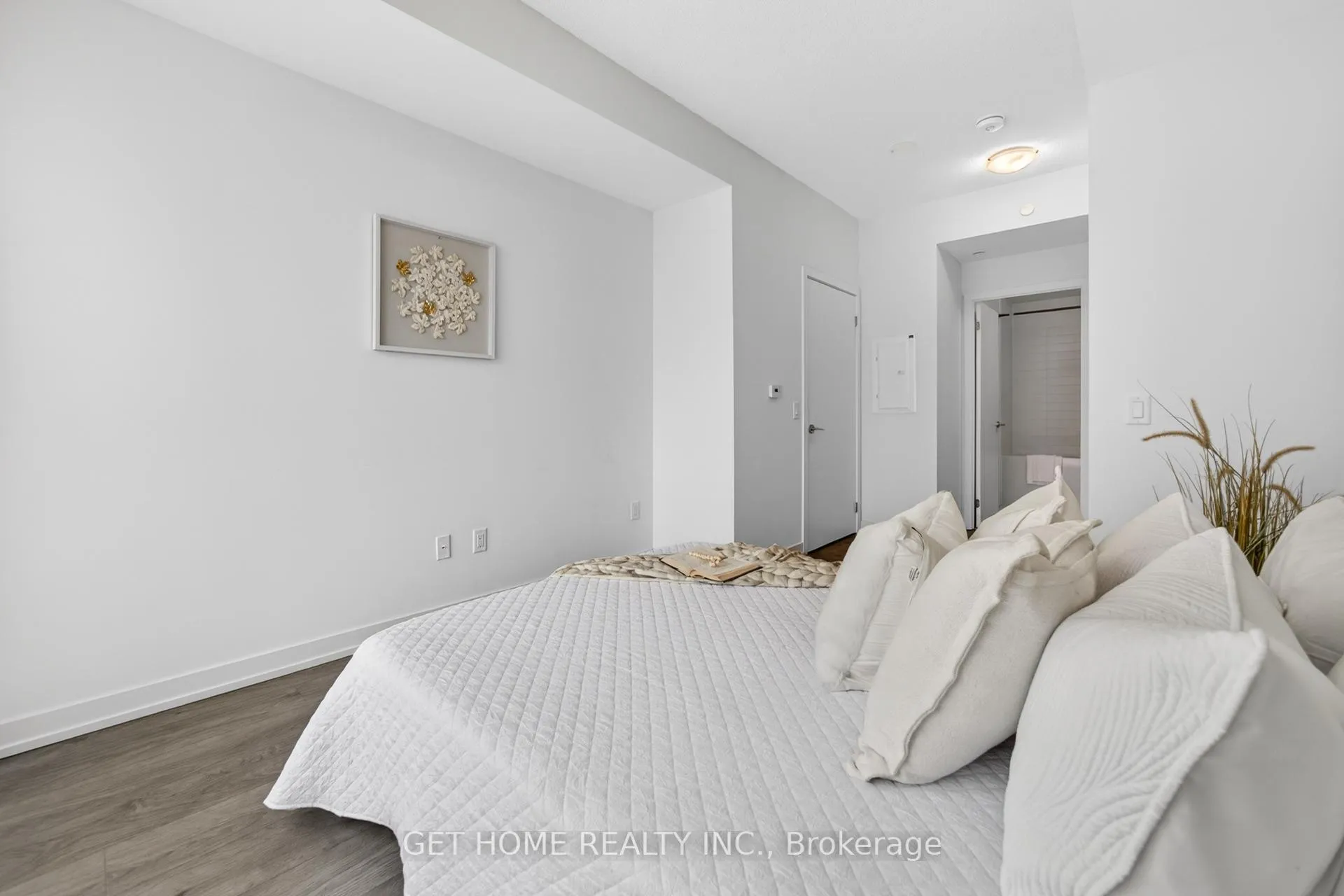Photo 24 of Unit 902, 55 Duke Street W, Kitchener, City Commercial Core — HOMEH