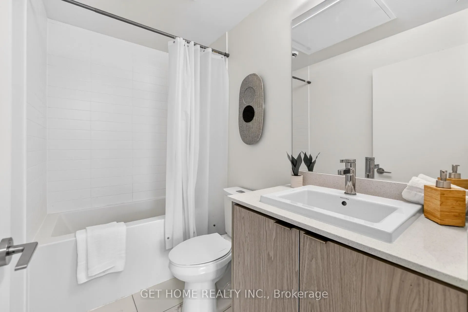 Photo 25 of Unit 902, 55 Duke Street W, Kitchener, City Commercial Core — HOMEH