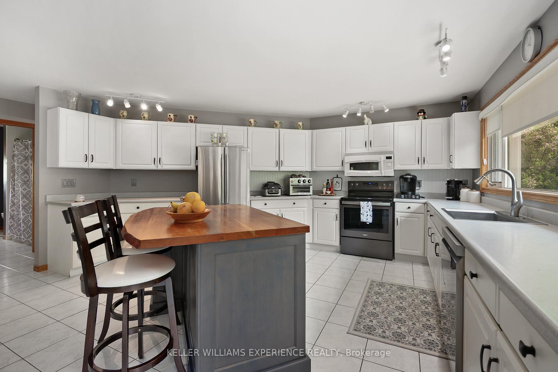 Photo 14 of 1183 Baseline Road, Gravenhurst, Morrison — HOMEH
