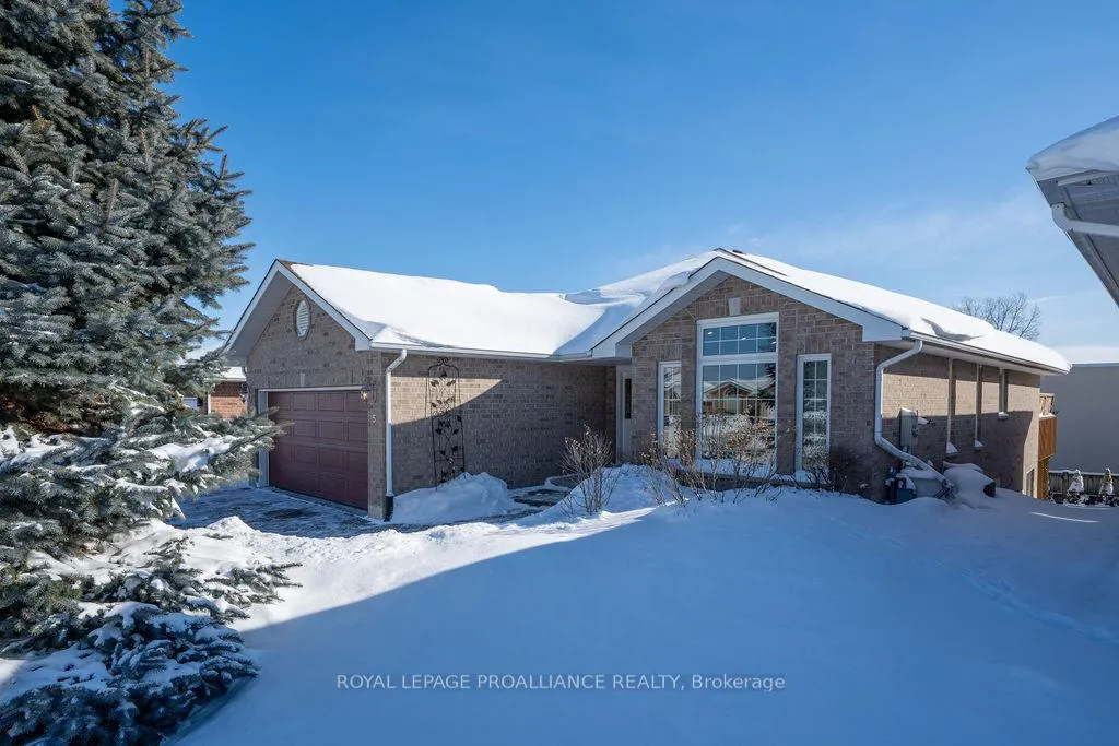 Photo 2 of 5 Simcoe Drive, Belleville, Thurlow Ward — HOMEH